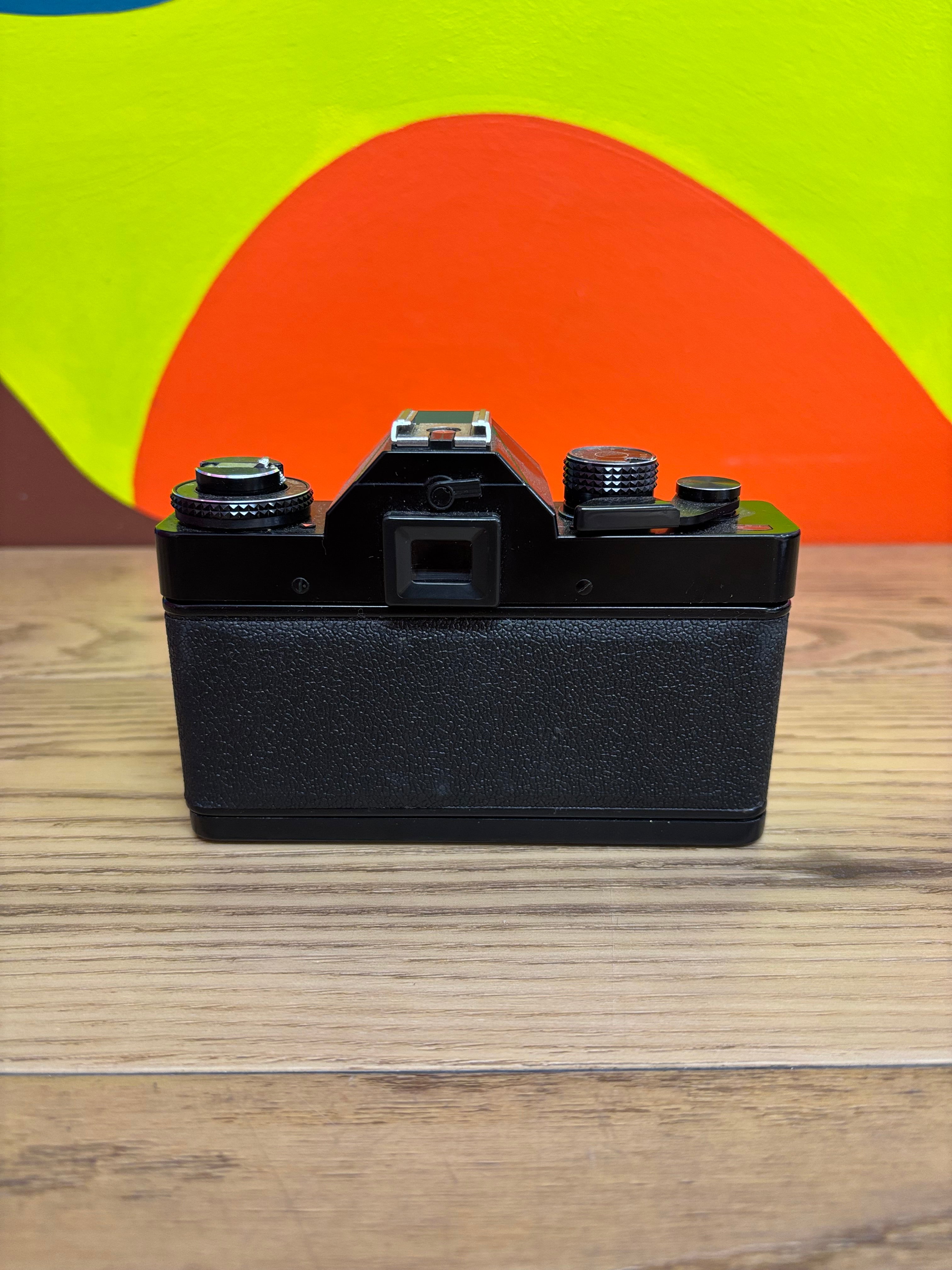 Praktica EE2 Camera