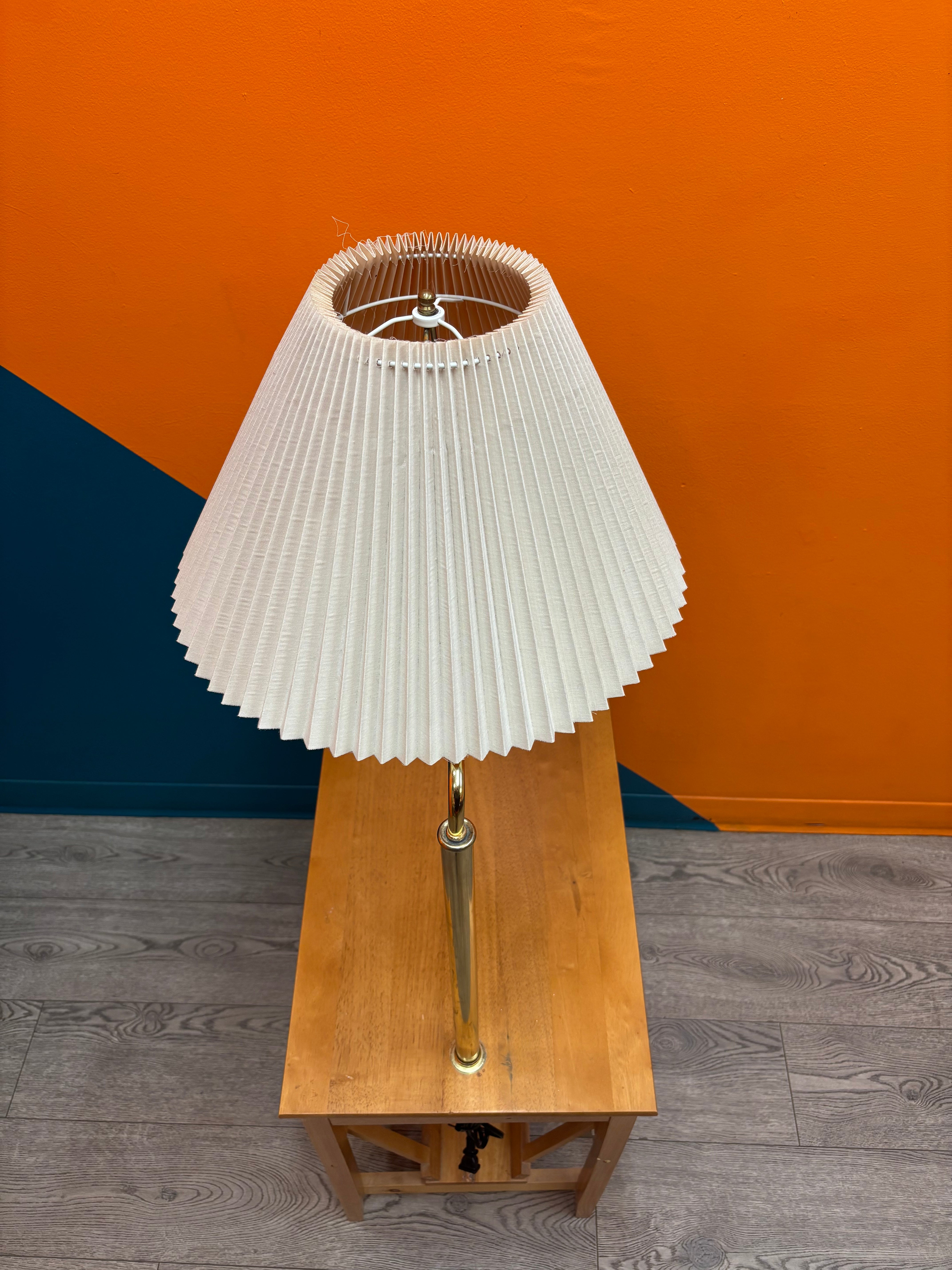 Magazine Table with Built-in Lamp