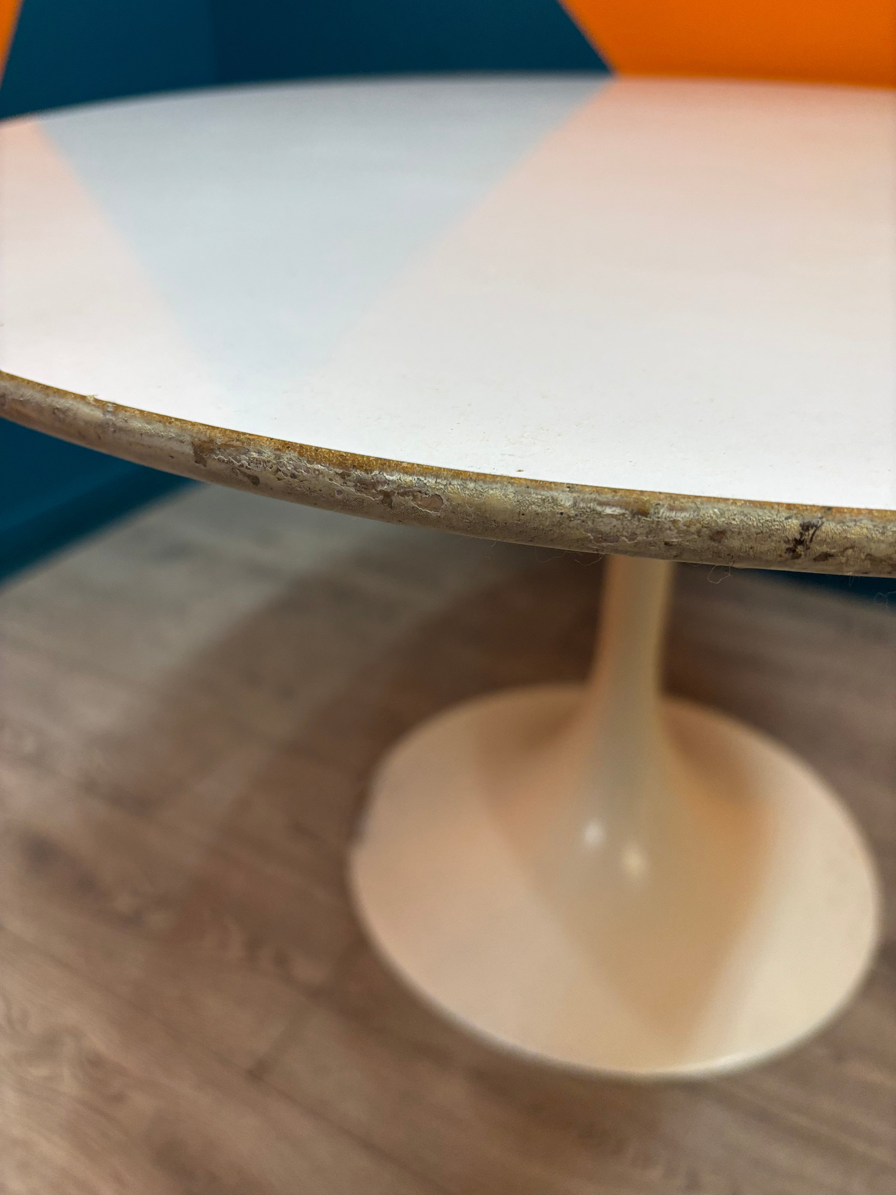 Oval Tulip Dining Table