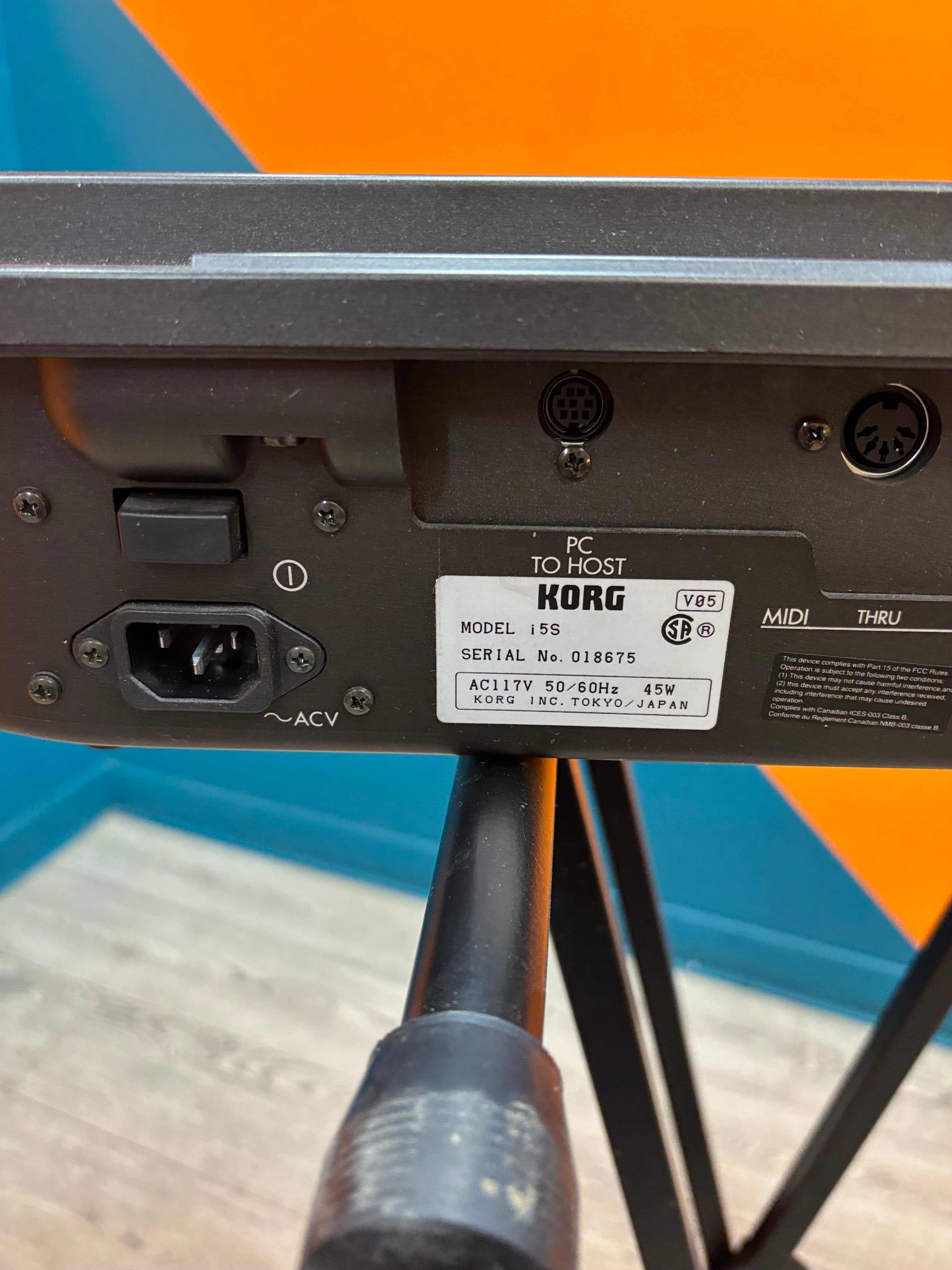 The Korg i5S Keyboard on Stand
