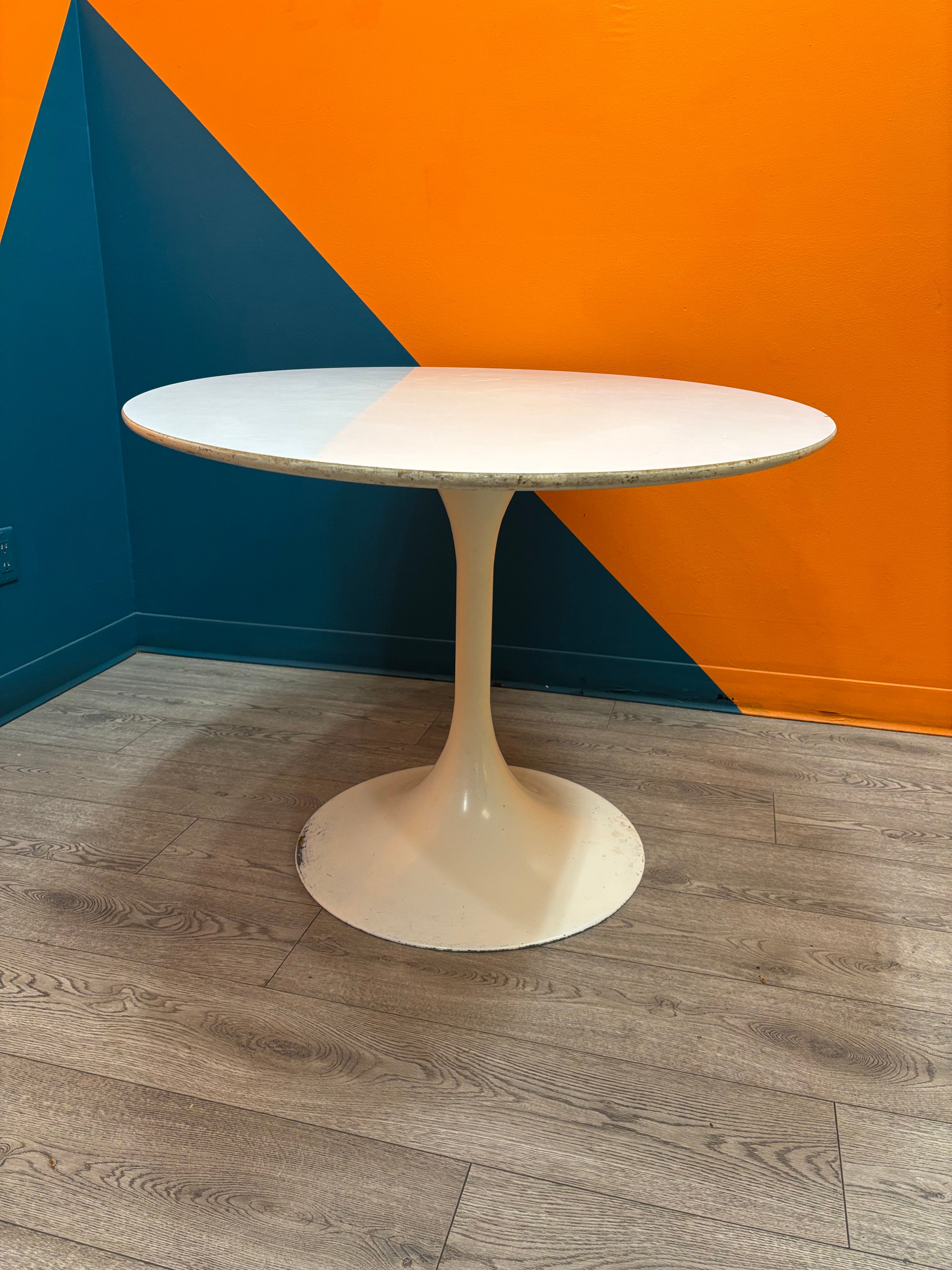 Oval Tulip Dining Table