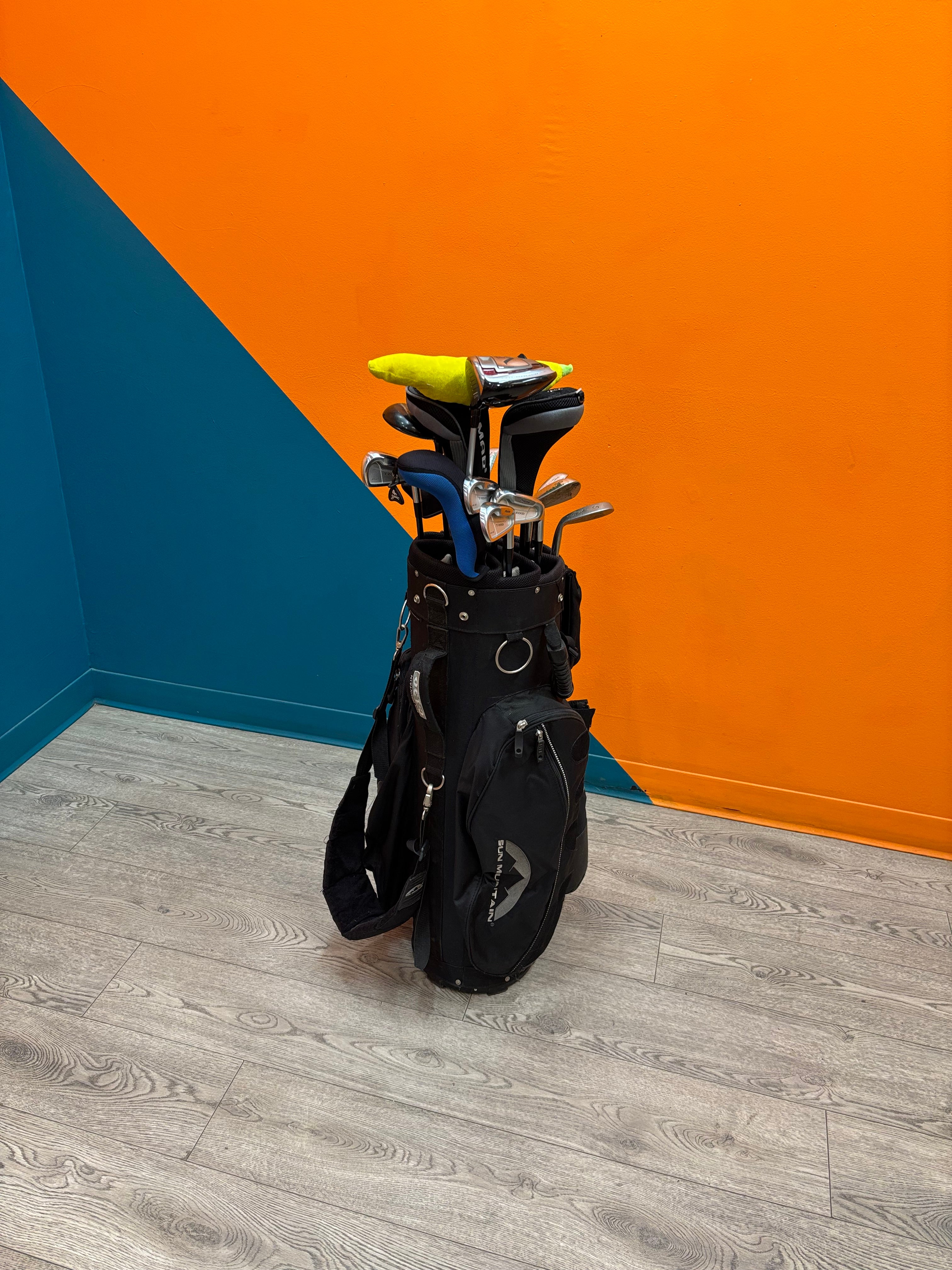 Sun Mountain (C-130) Golf Bag with 16 Clubs