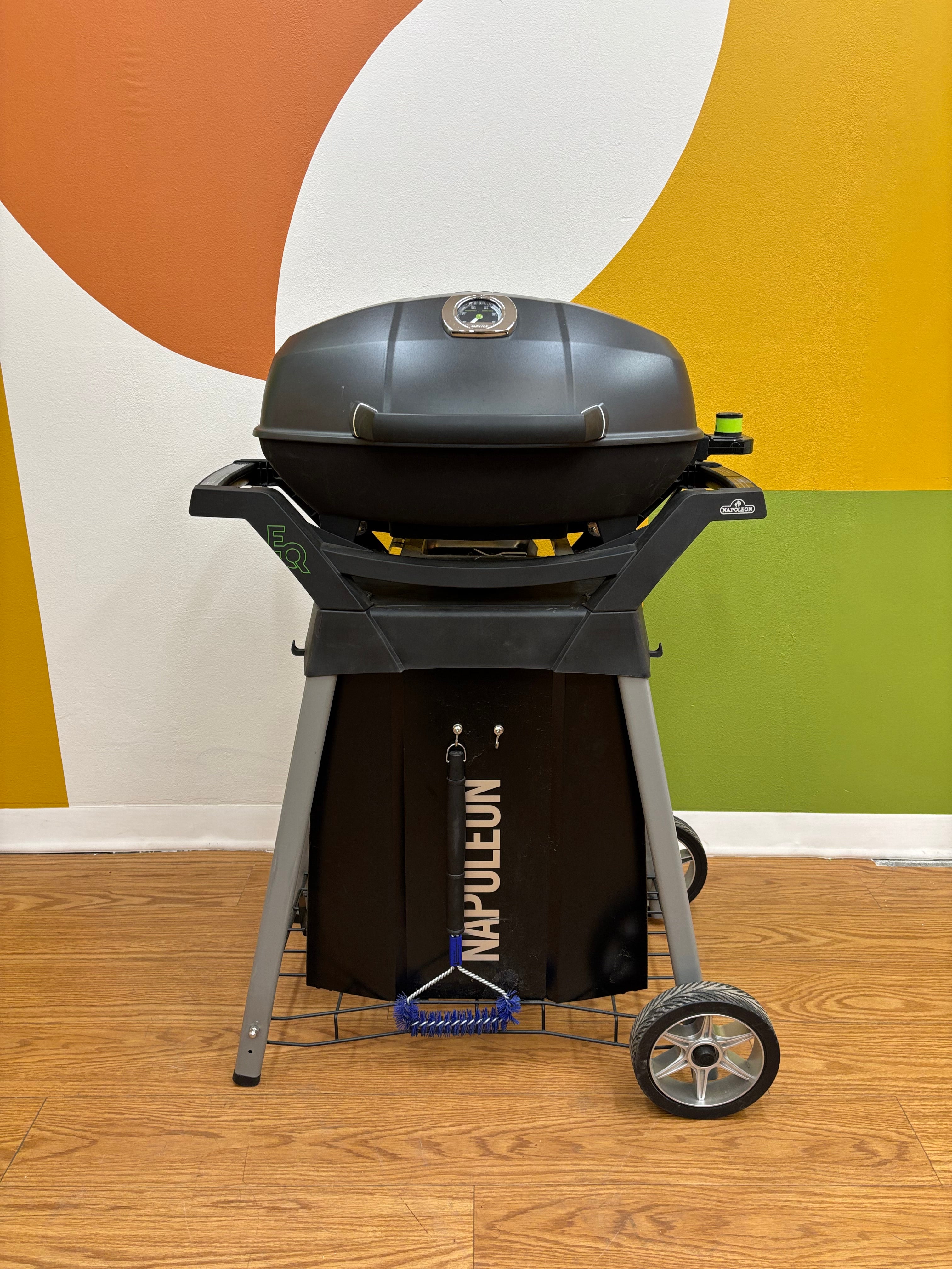 Napoleon Travel Q Portable Propane Gas Grill with Cover