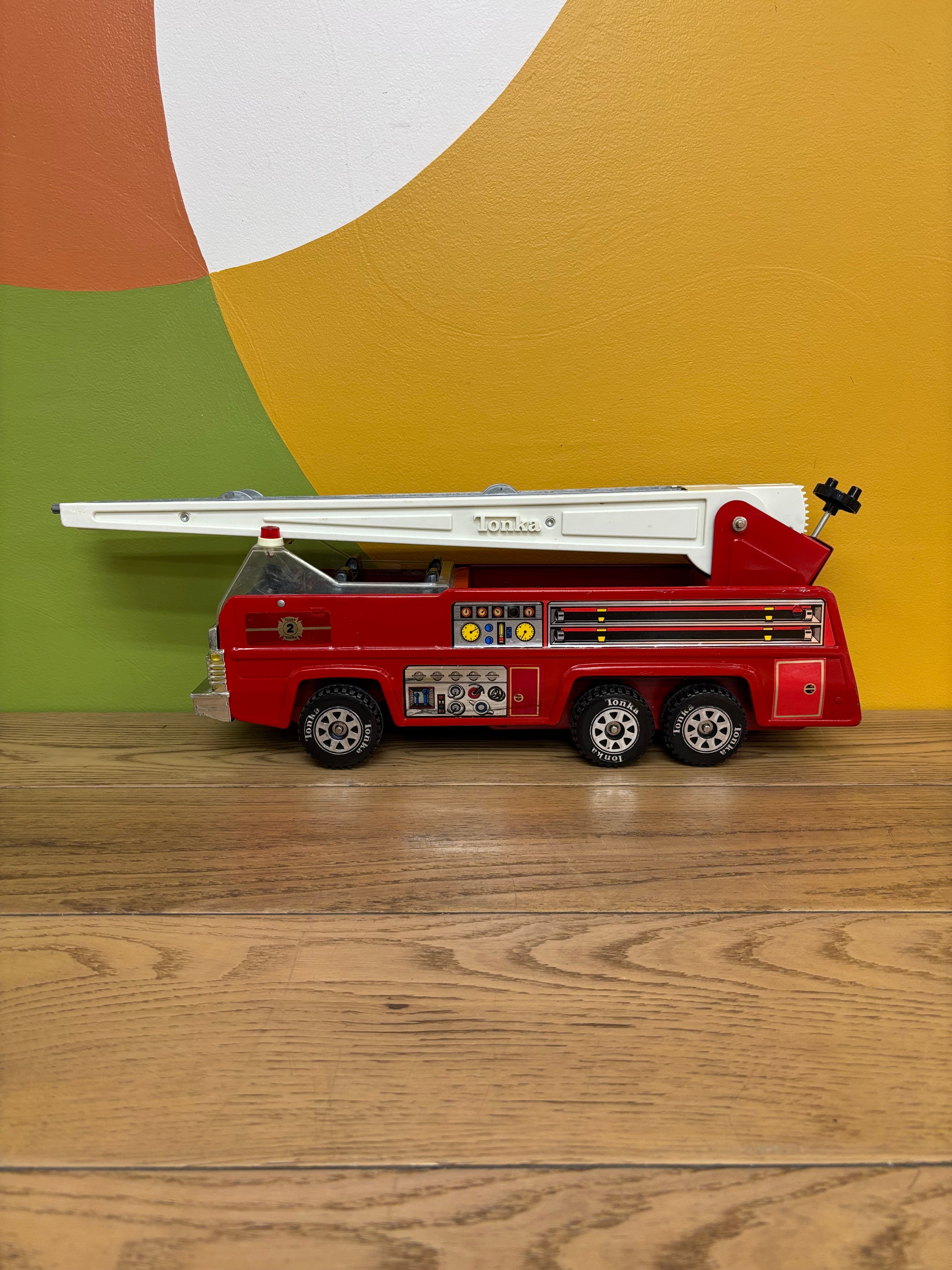 Tonka Fire Truck Aerial Unit 2