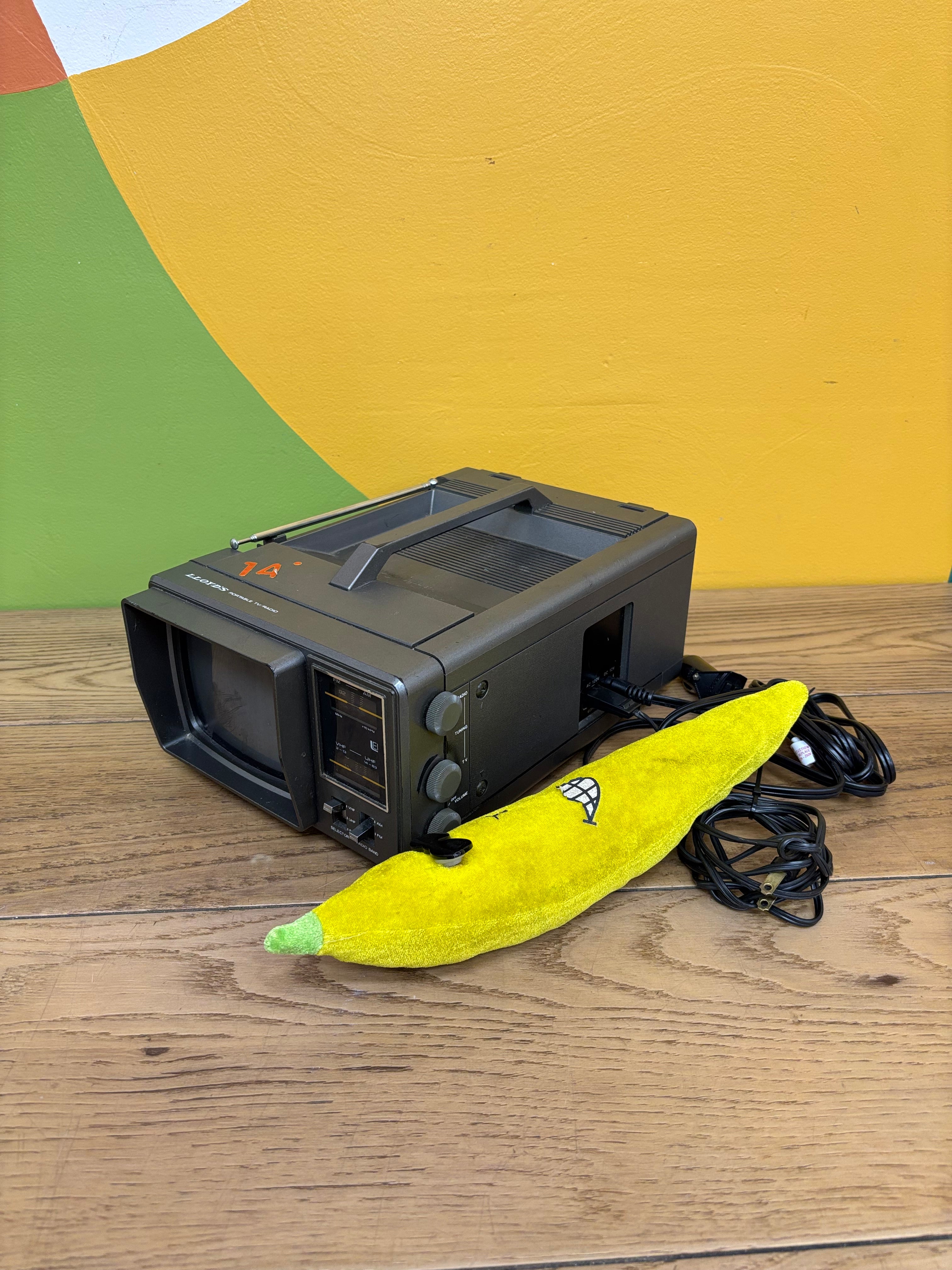 Lloyd’s Portable TV/Radio