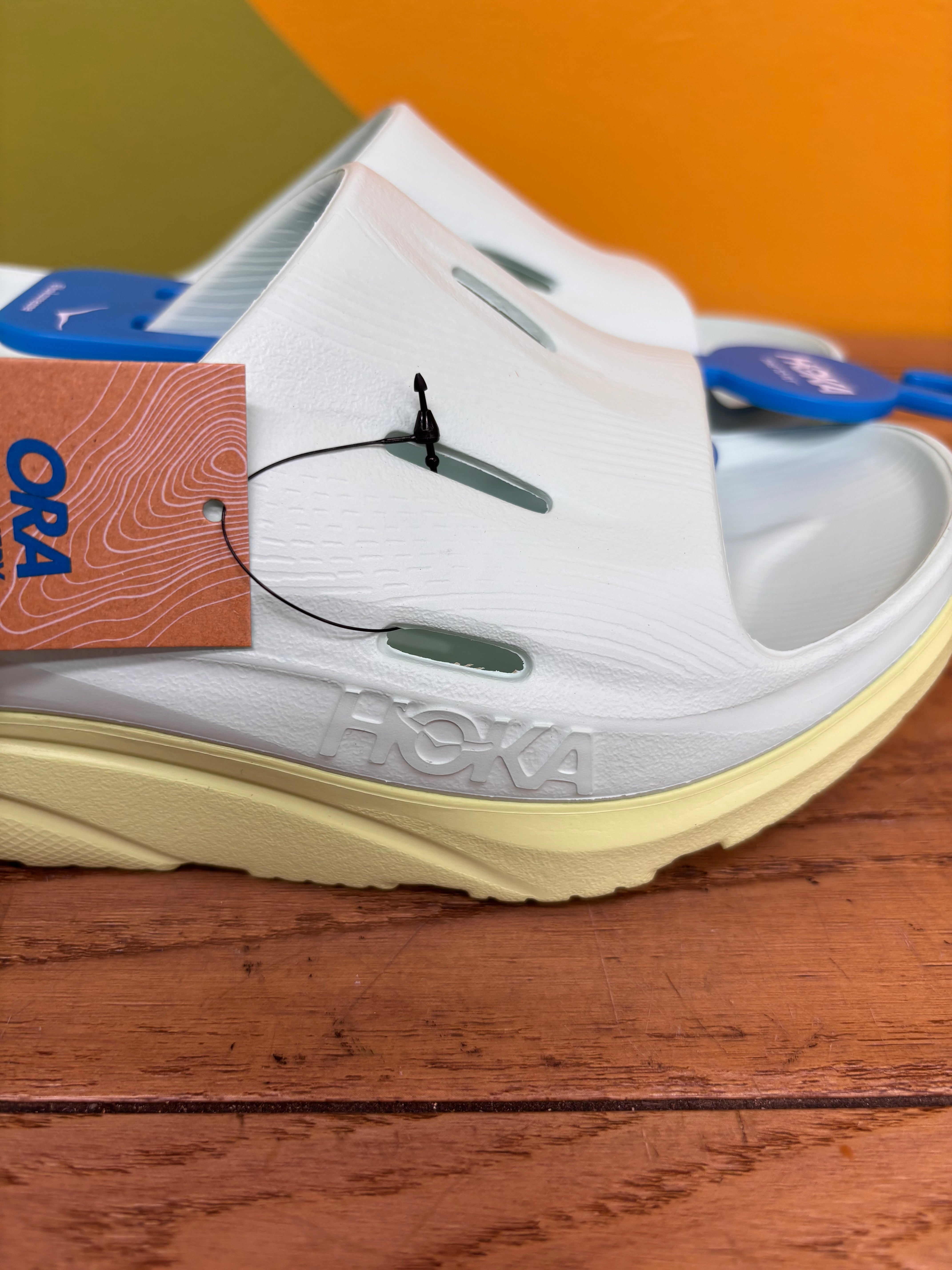 New HOKA Unisex Ora Recovery Sandal (Size 9W, 7M)
