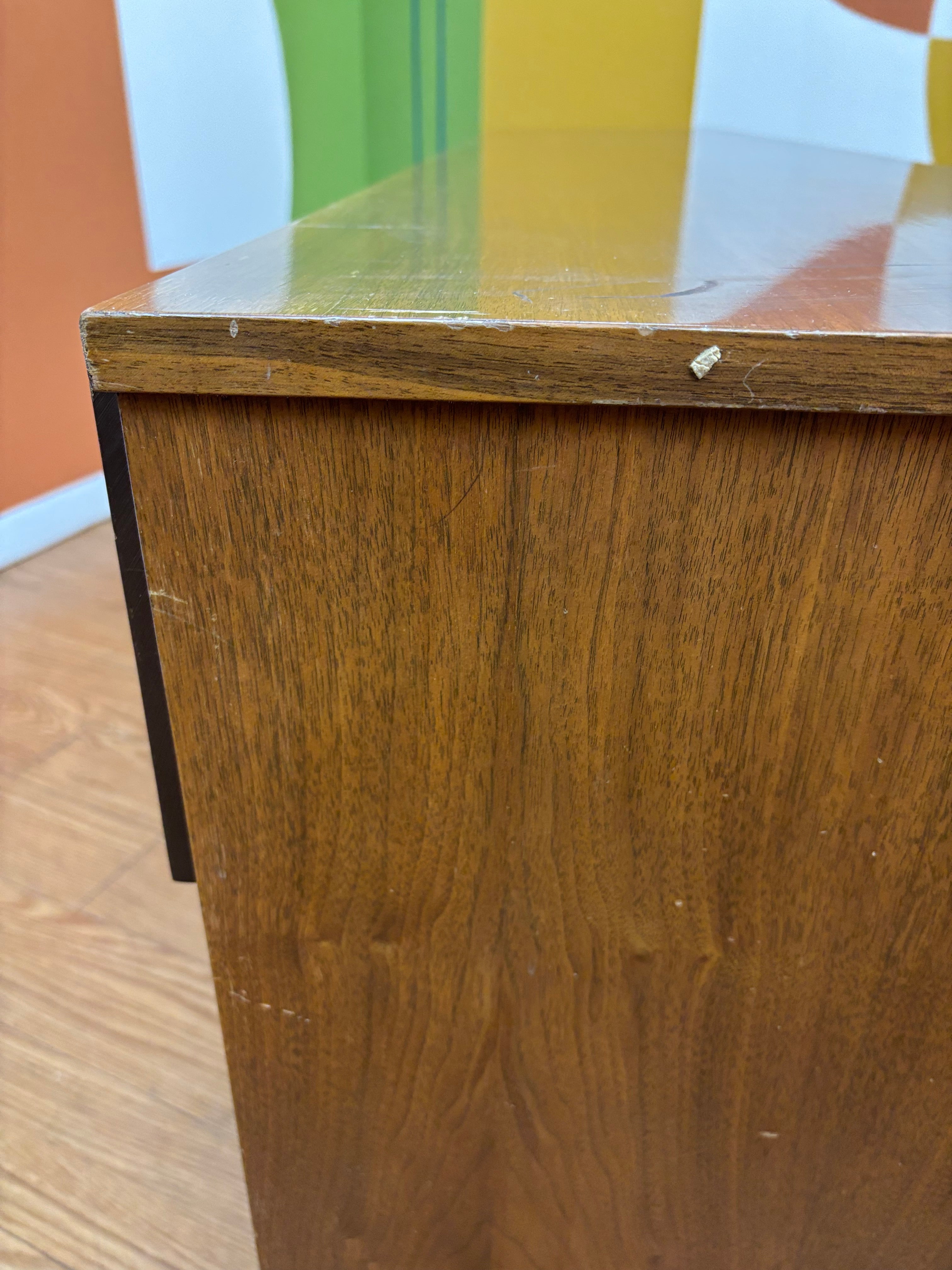 9 Drawer Dresser