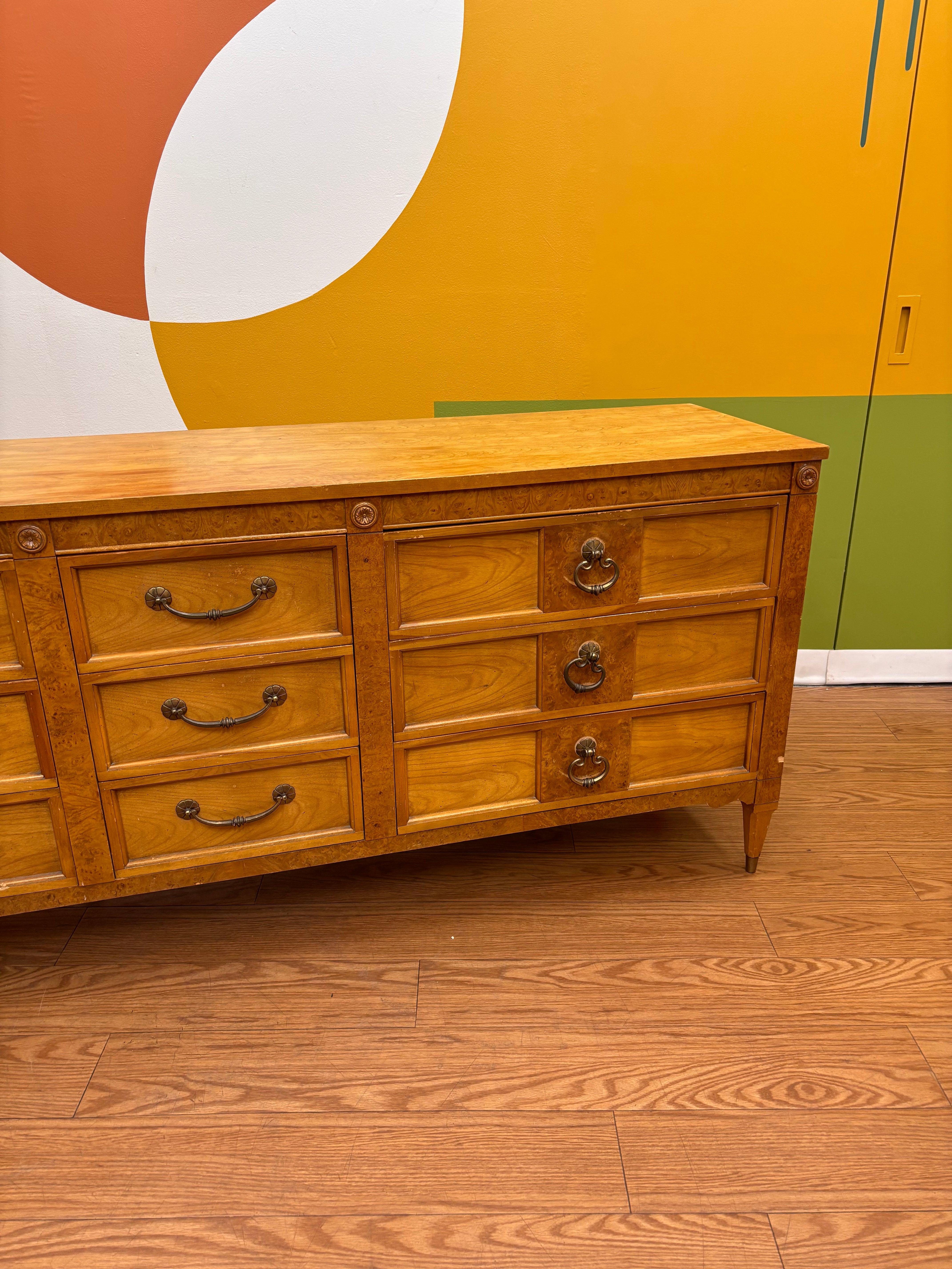 Bassett Furniture 9-Drawer Wood Dresser