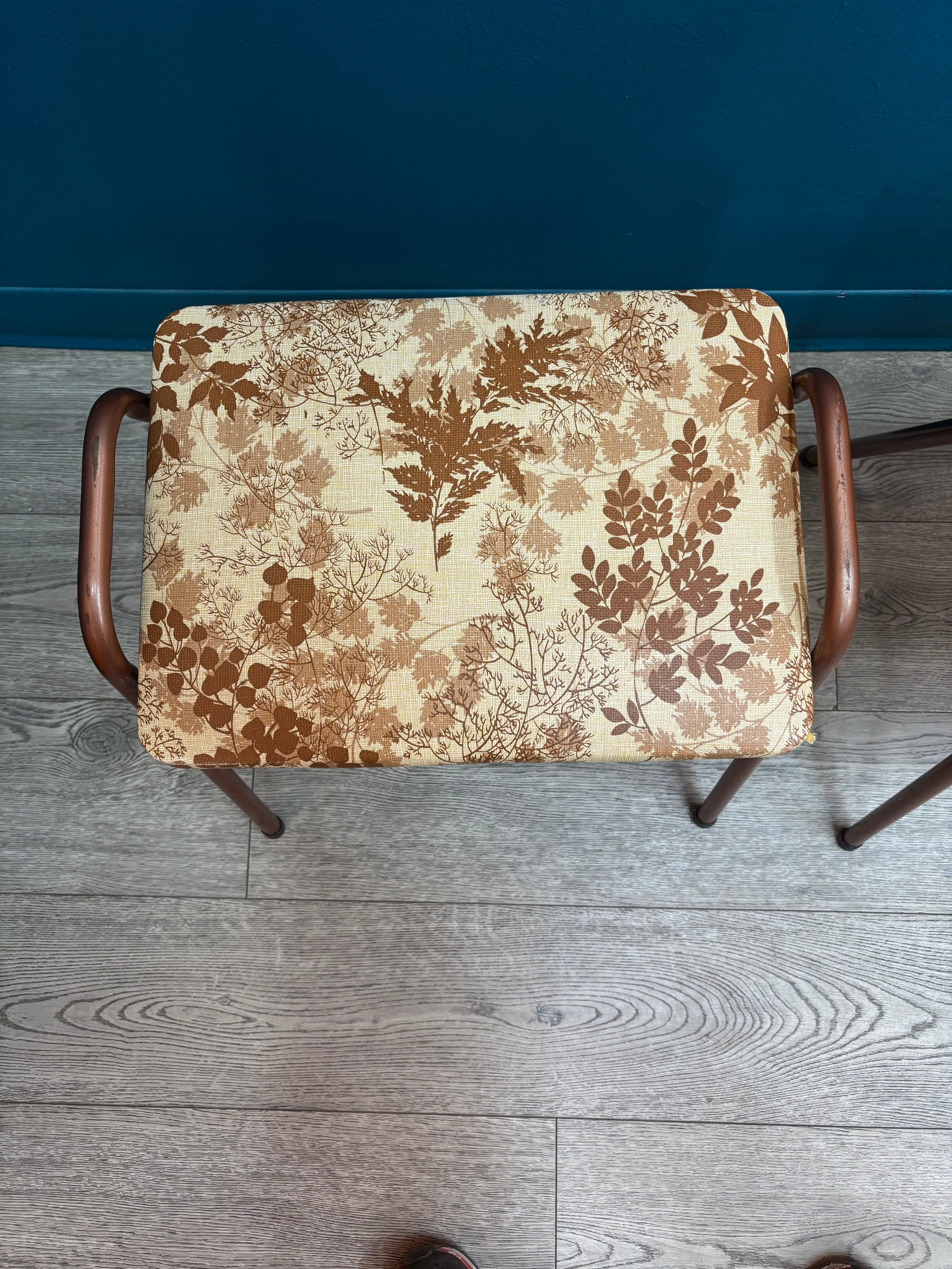 Stacking Leaf-Patterned Vinyl Stools (Set of 3)