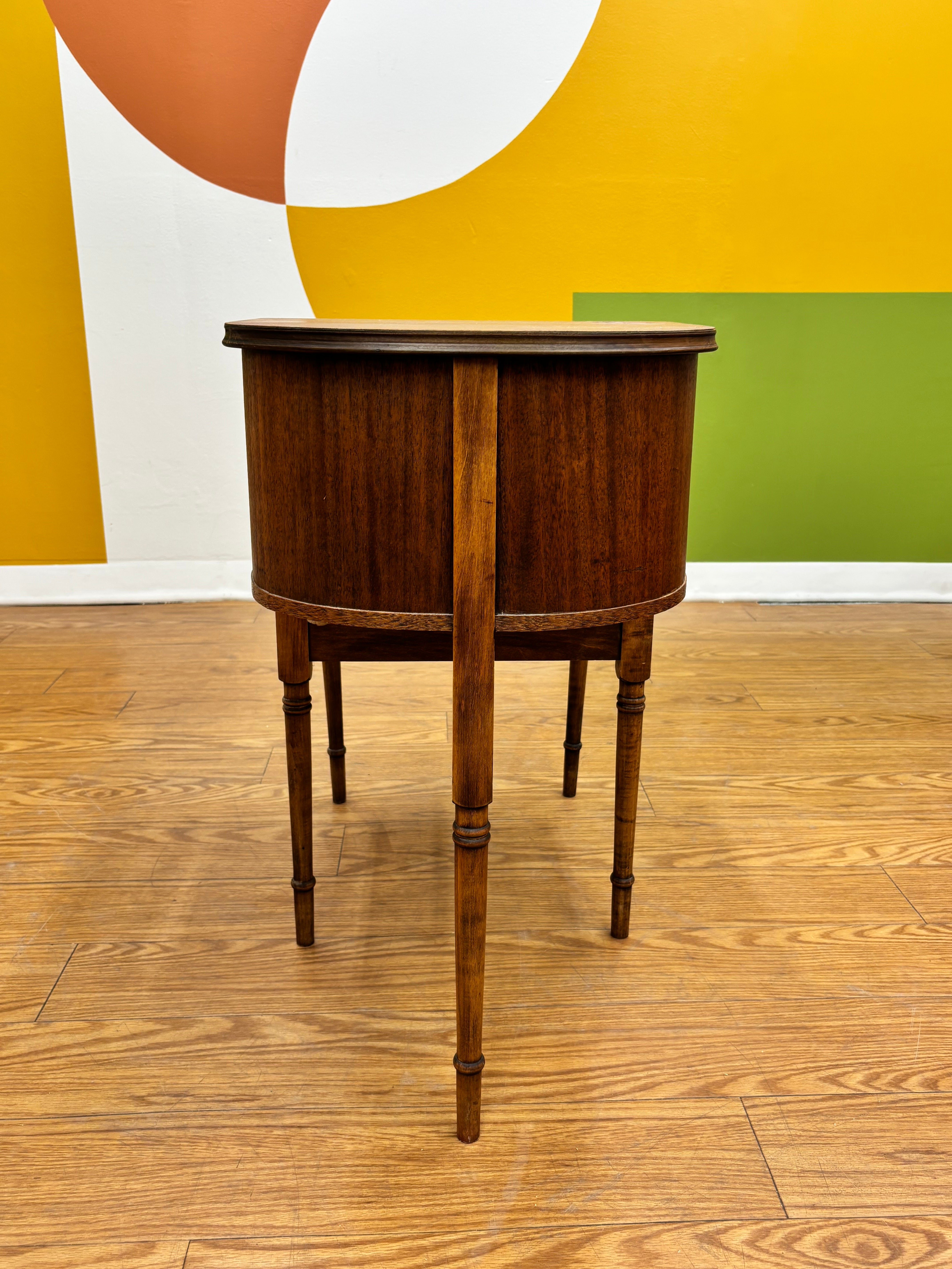Wood Gossip Bench