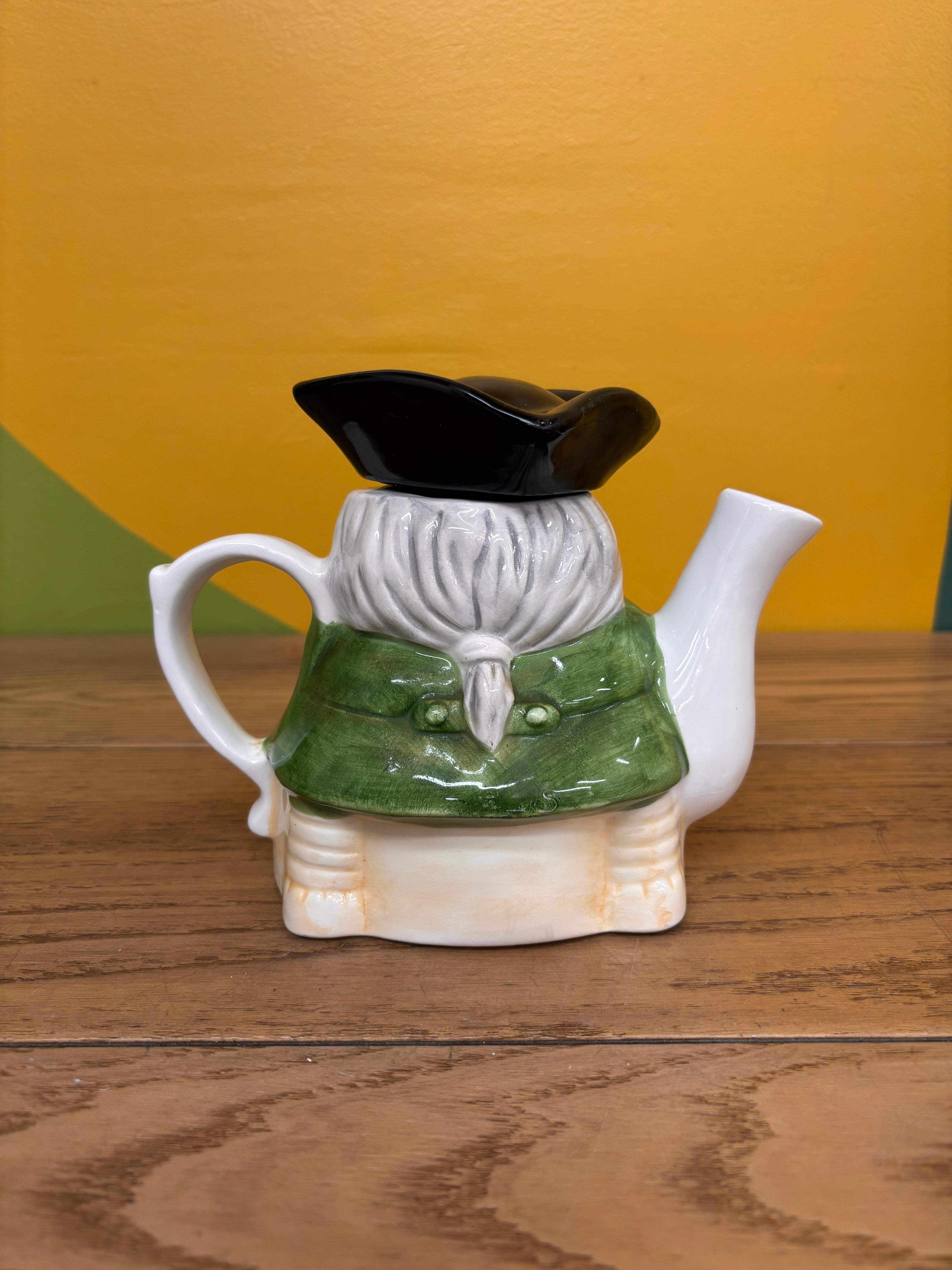 Toby Scholar Teapot