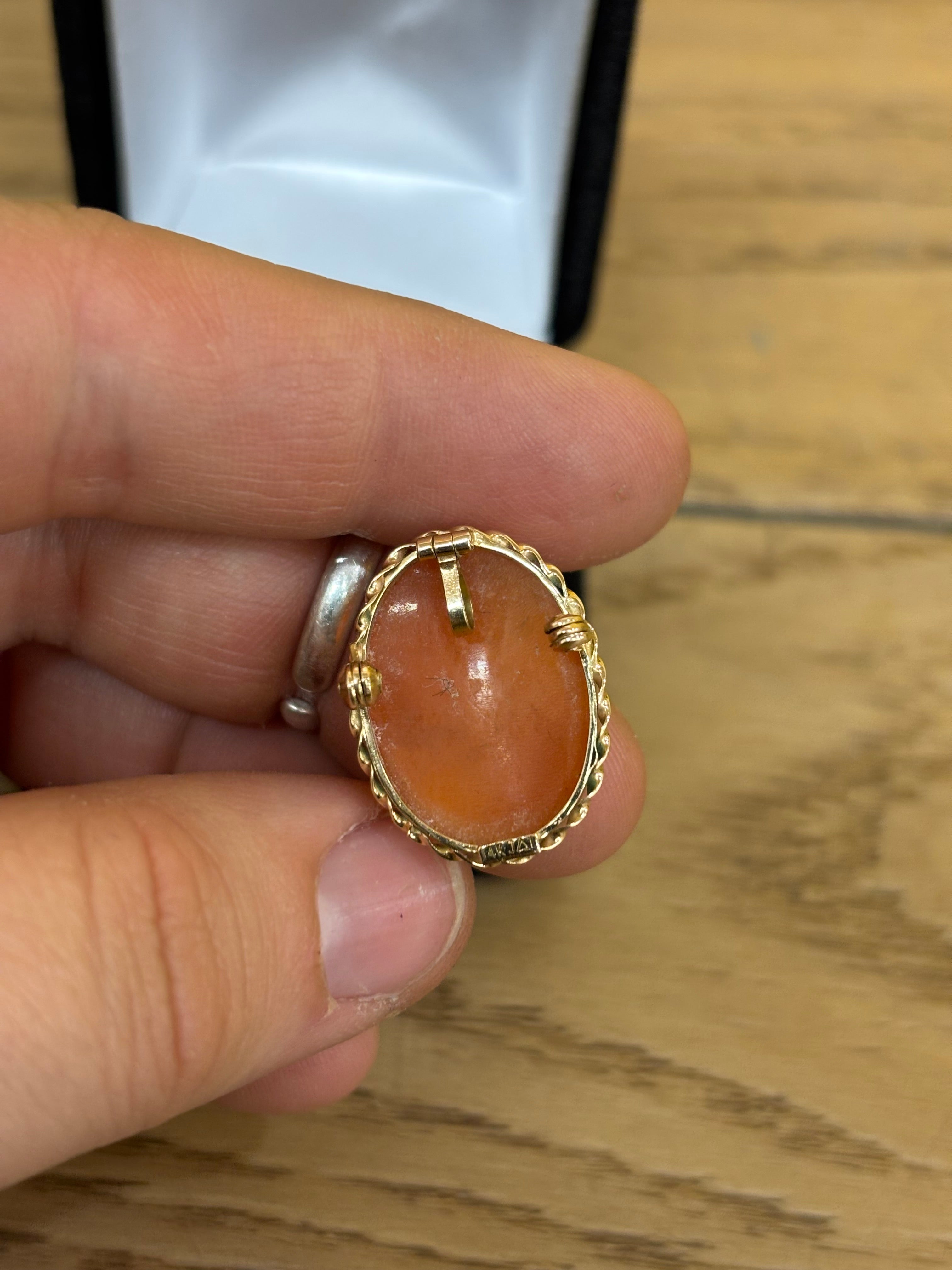 14k Gold Cameo Pendant
