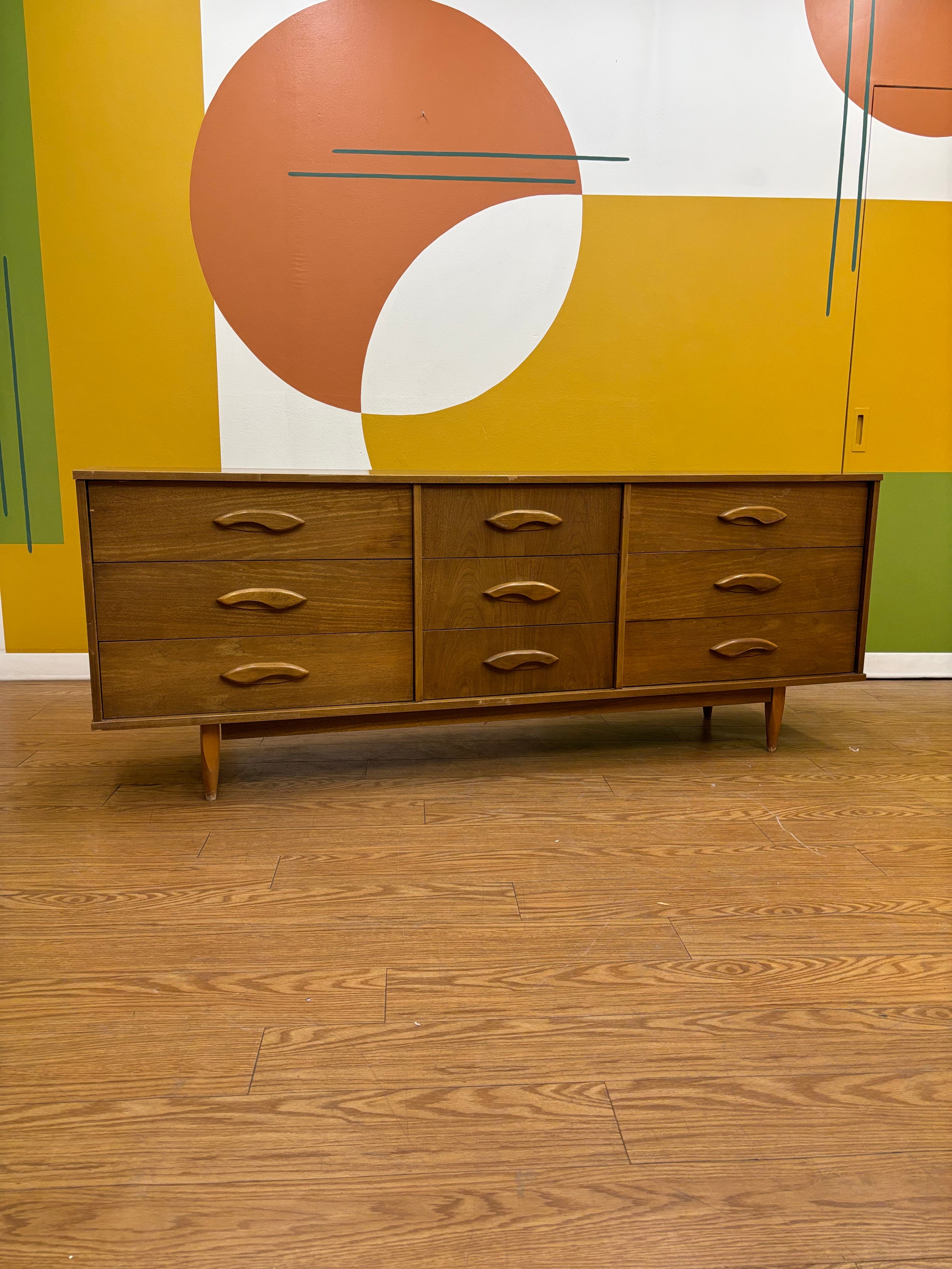 9 Drawer Dresser