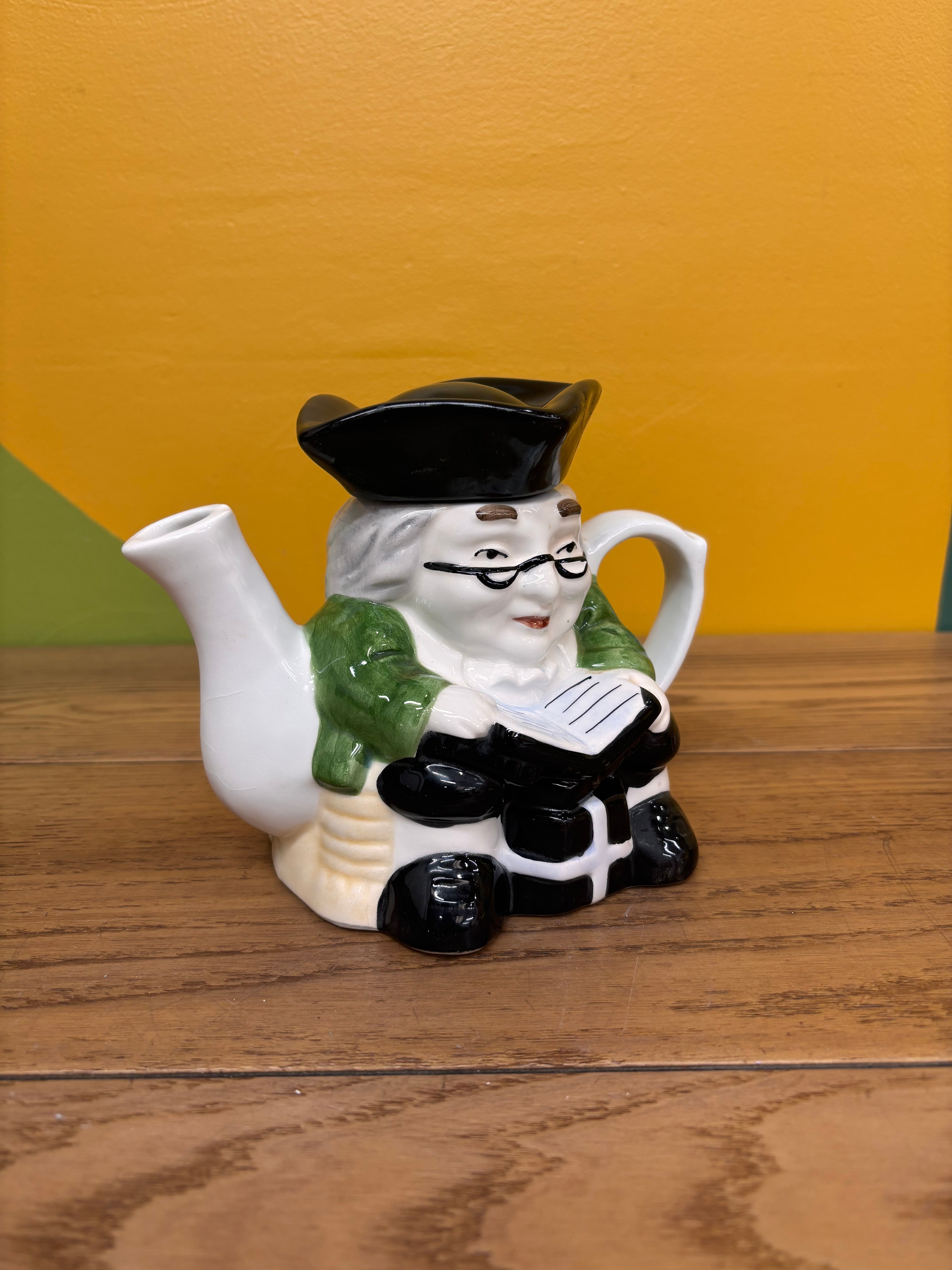 Toby Scholar Teapot