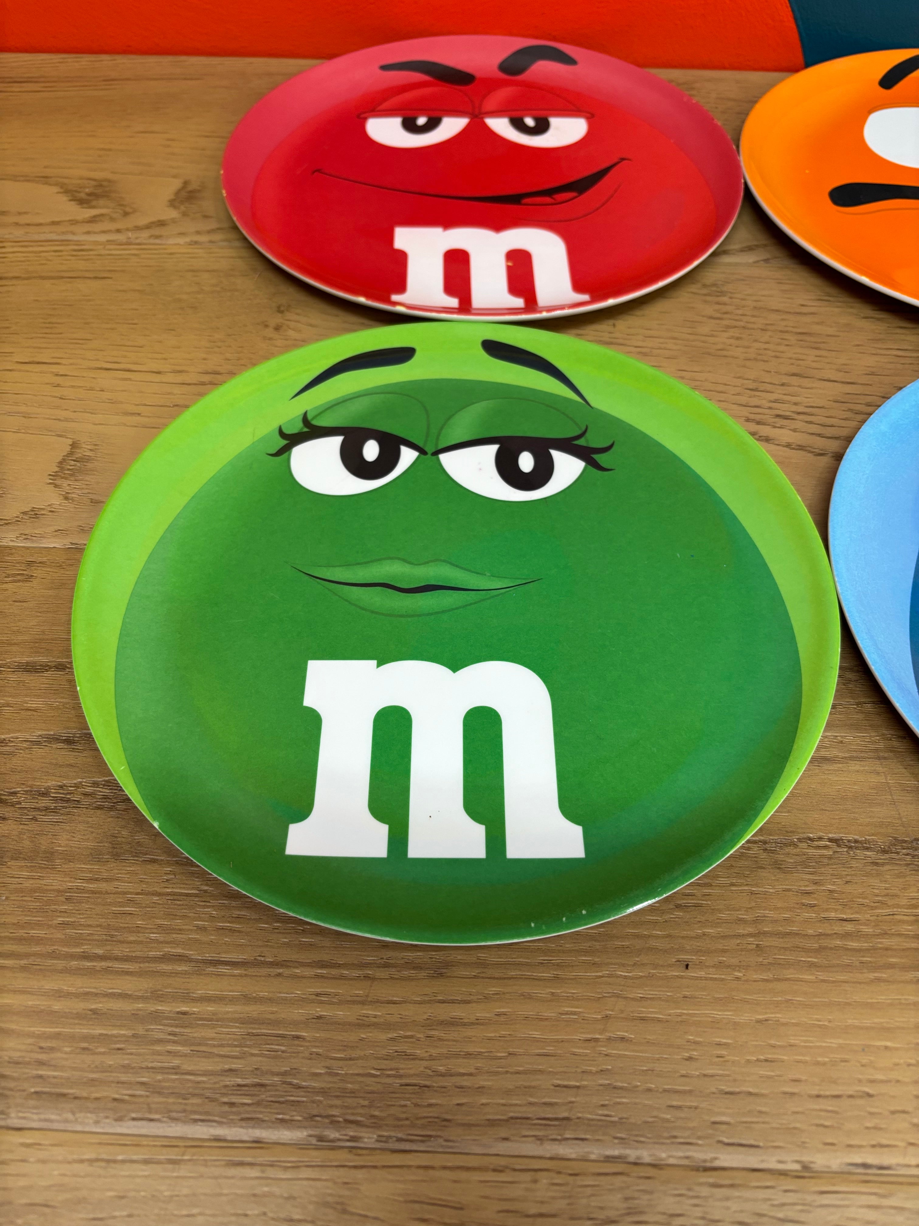 M&M Melamine Plates (4)