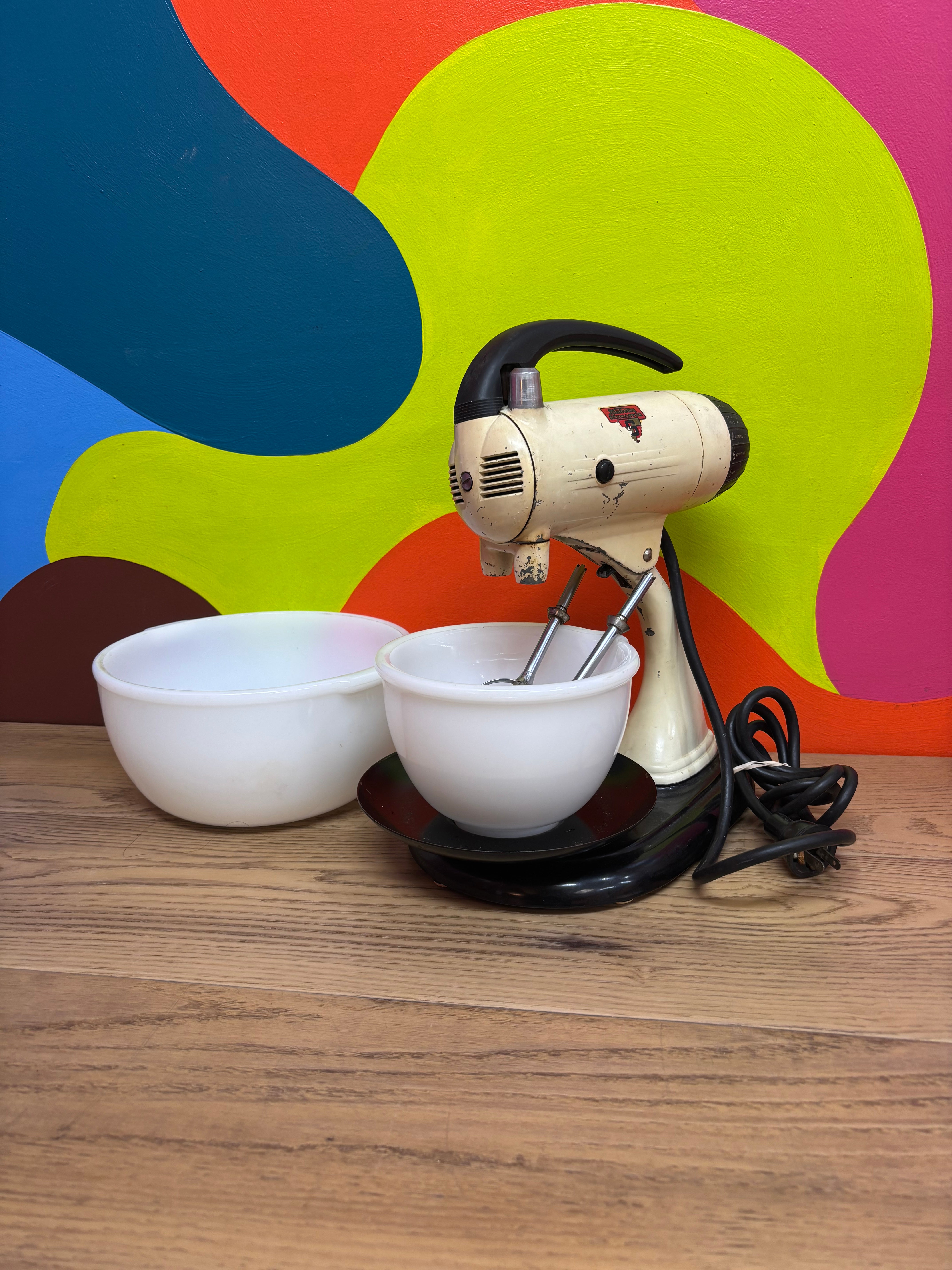 Sunbeam Mixmaster S w/ 2 Bowls