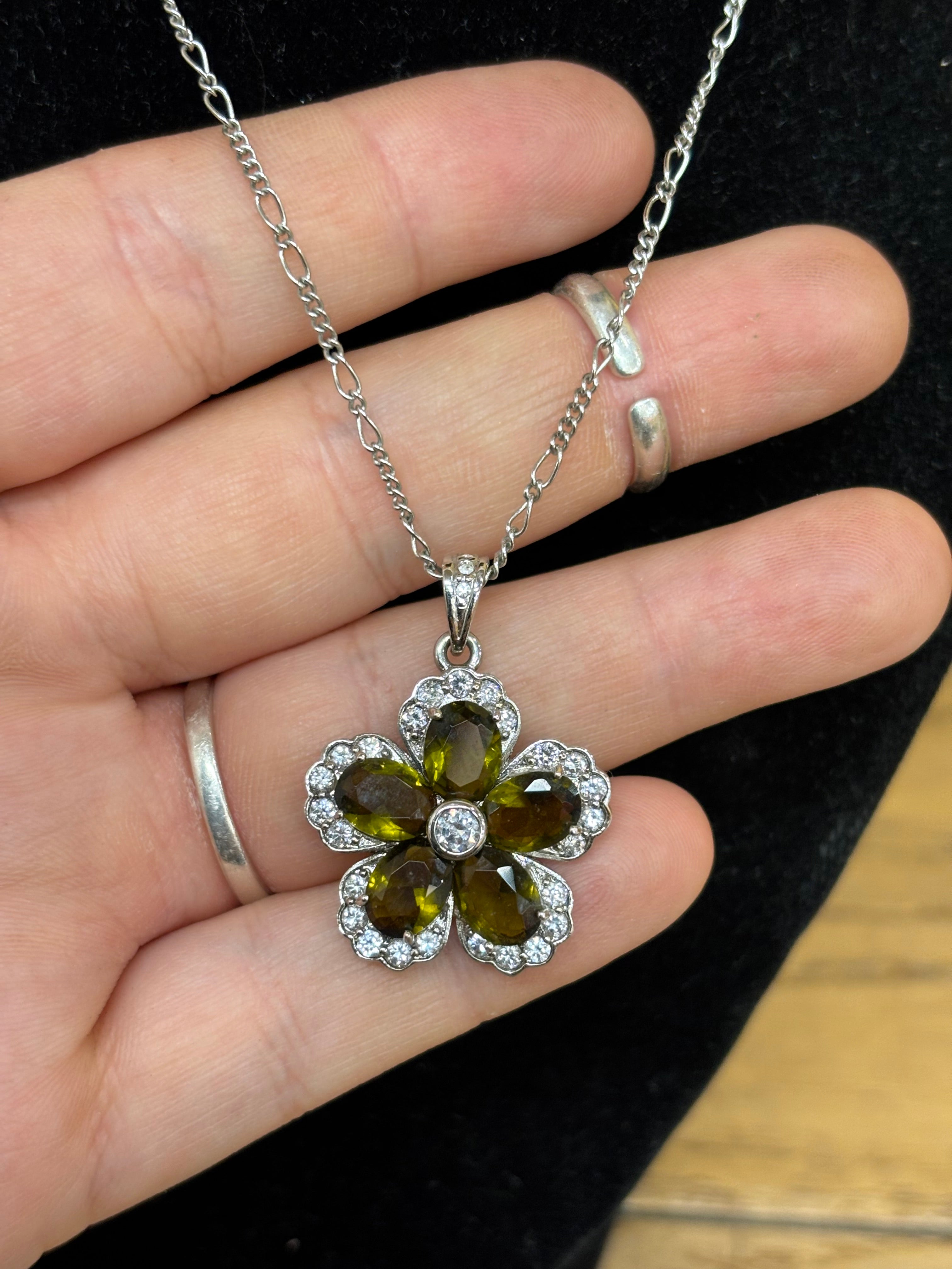 Silver Tone Flower Necklace