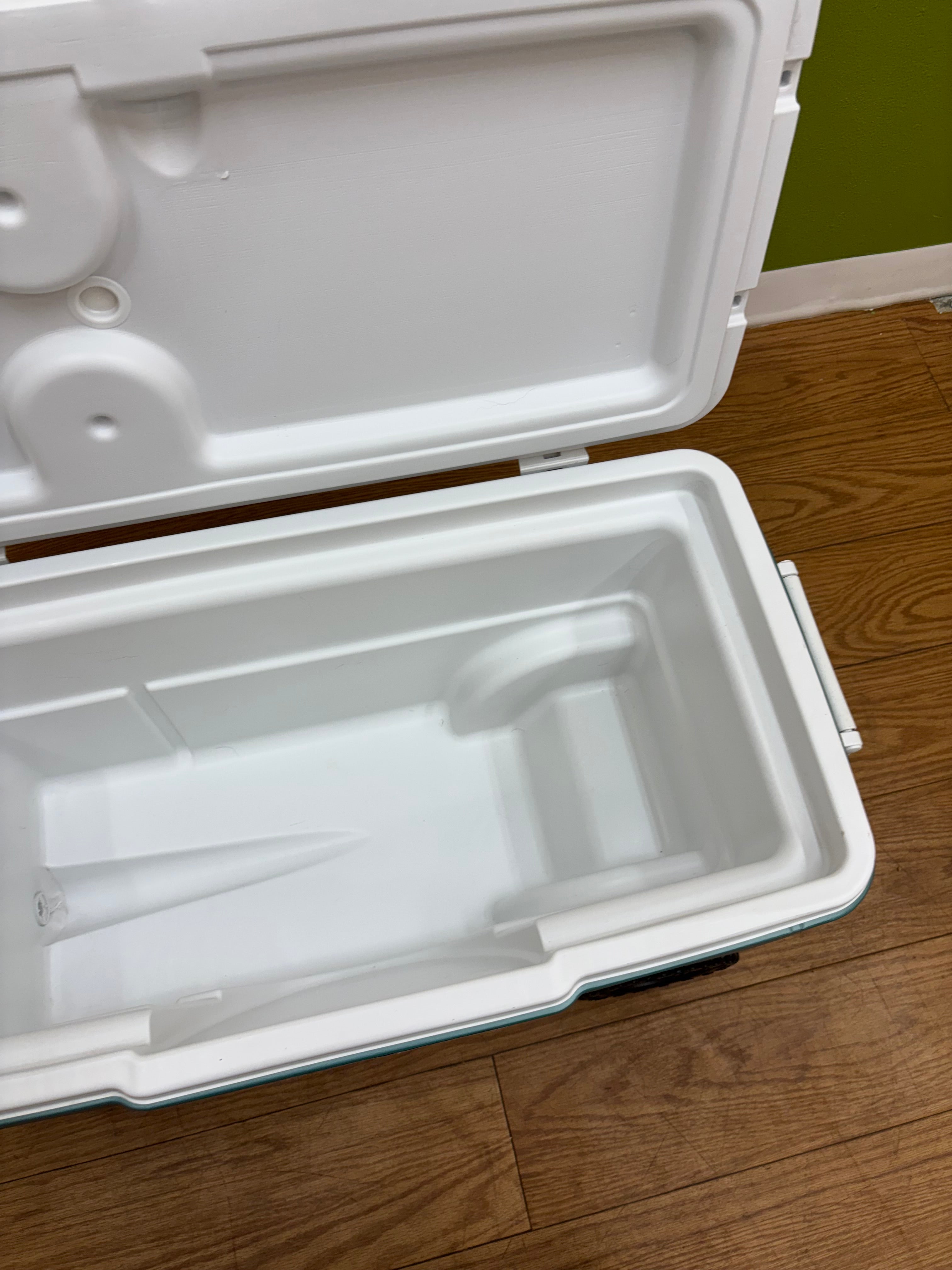 Coleman 50 QT Ultimate Xtreme Wheeled Cooler