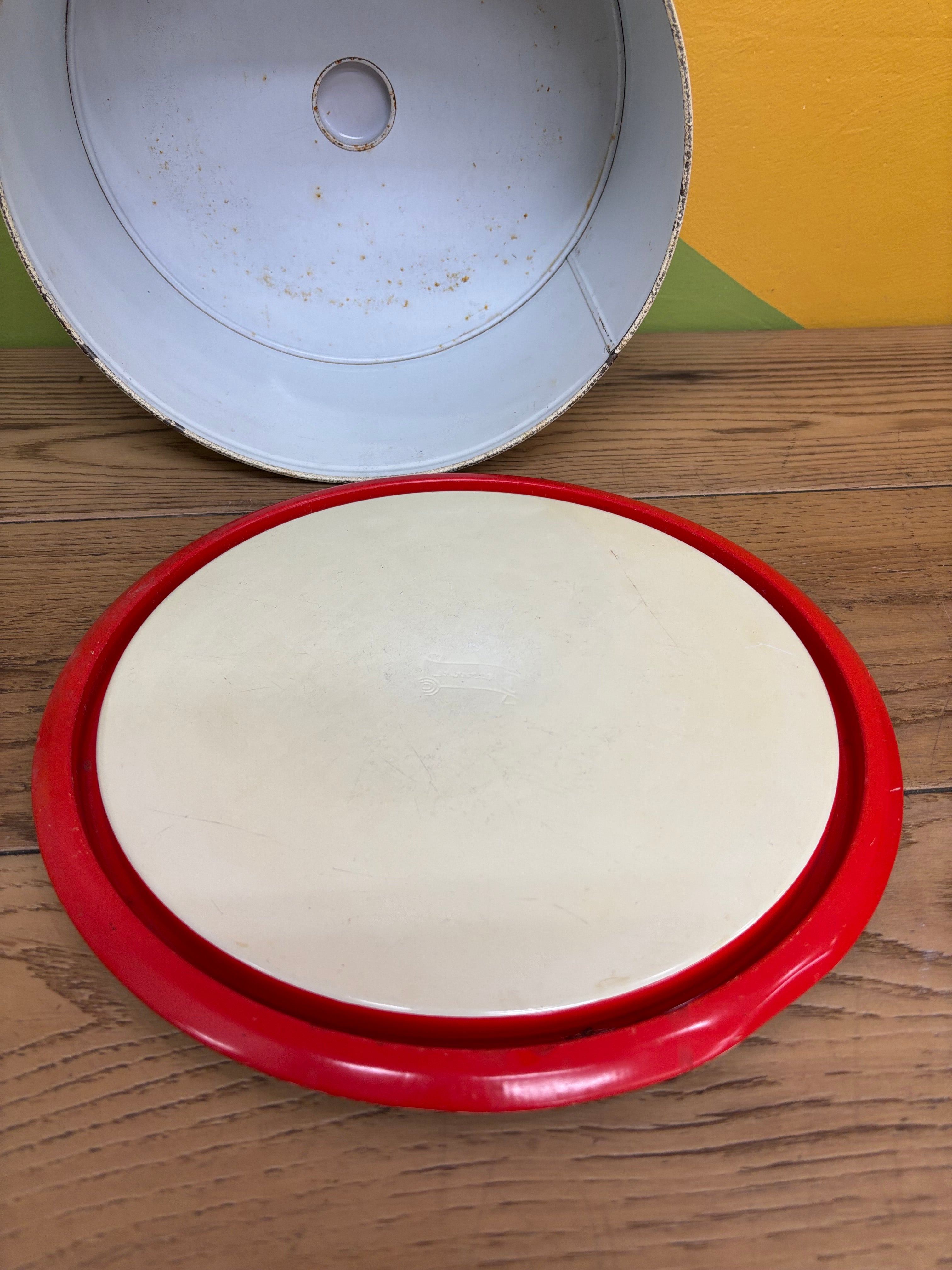 Tin Cake Carrier
