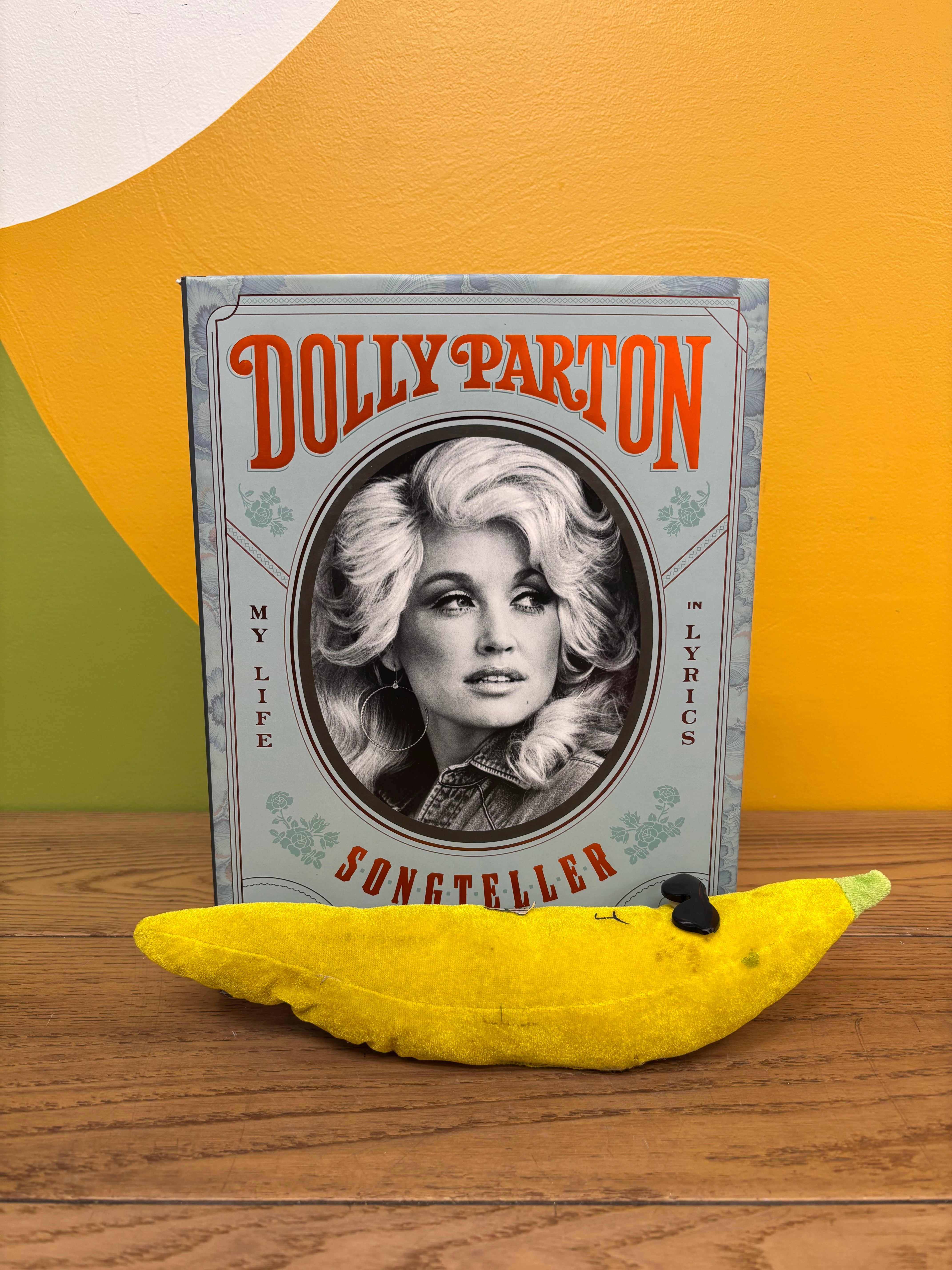 Dolly Parton, Songteller: My Life in Lyrics Hardcover Book