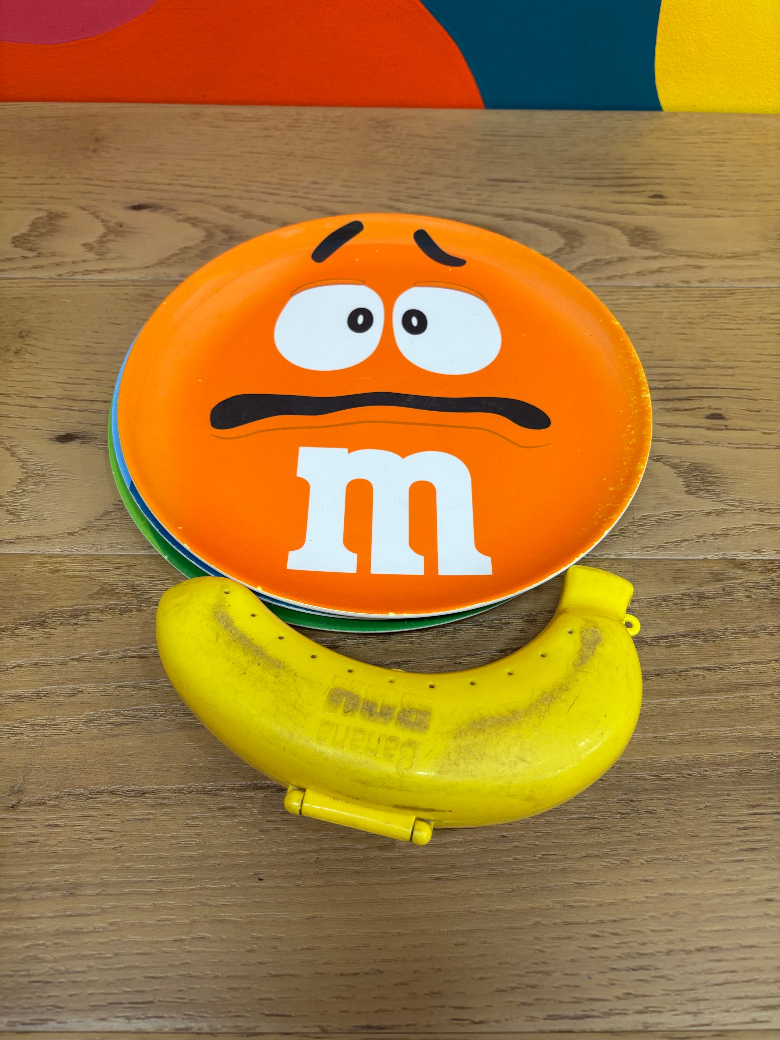 M&M Melamine Plates (4)