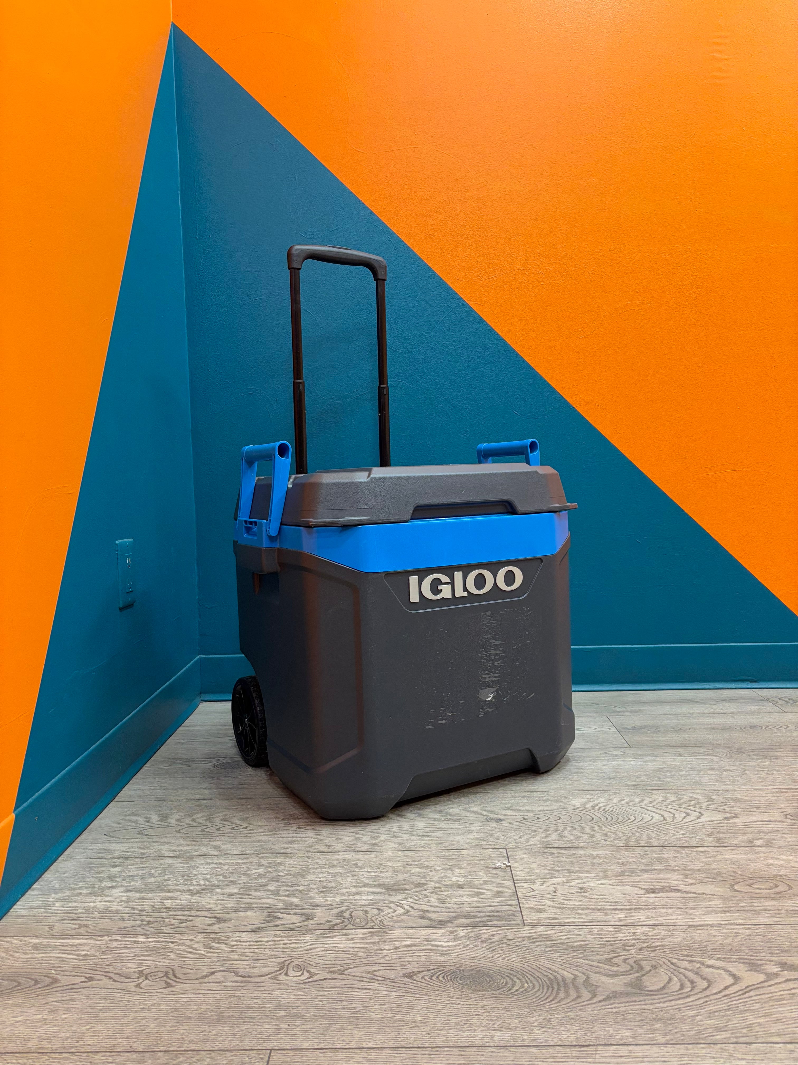 Igloo Rolling Ice Chest