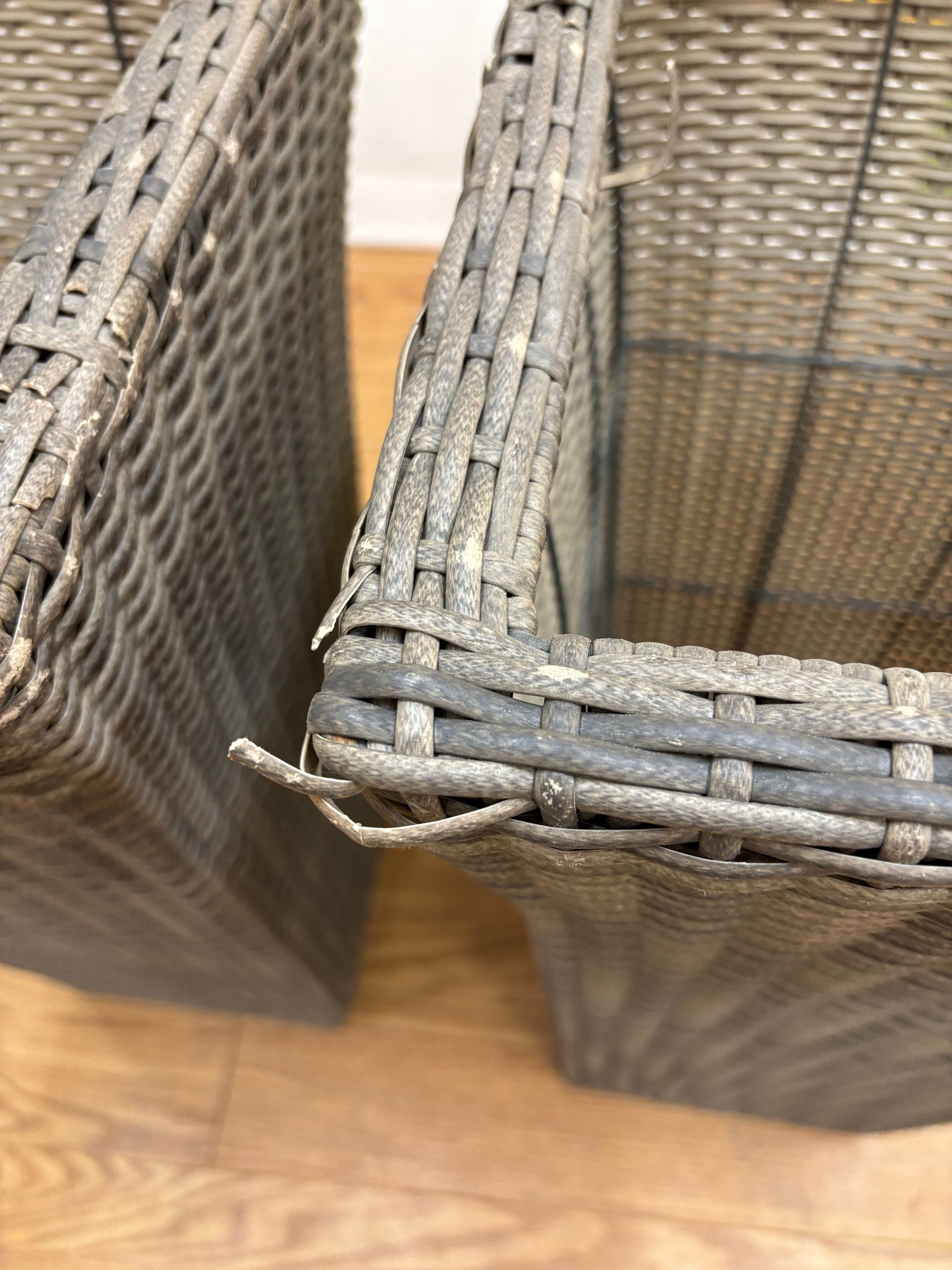 Set of 2 Wicker Planters