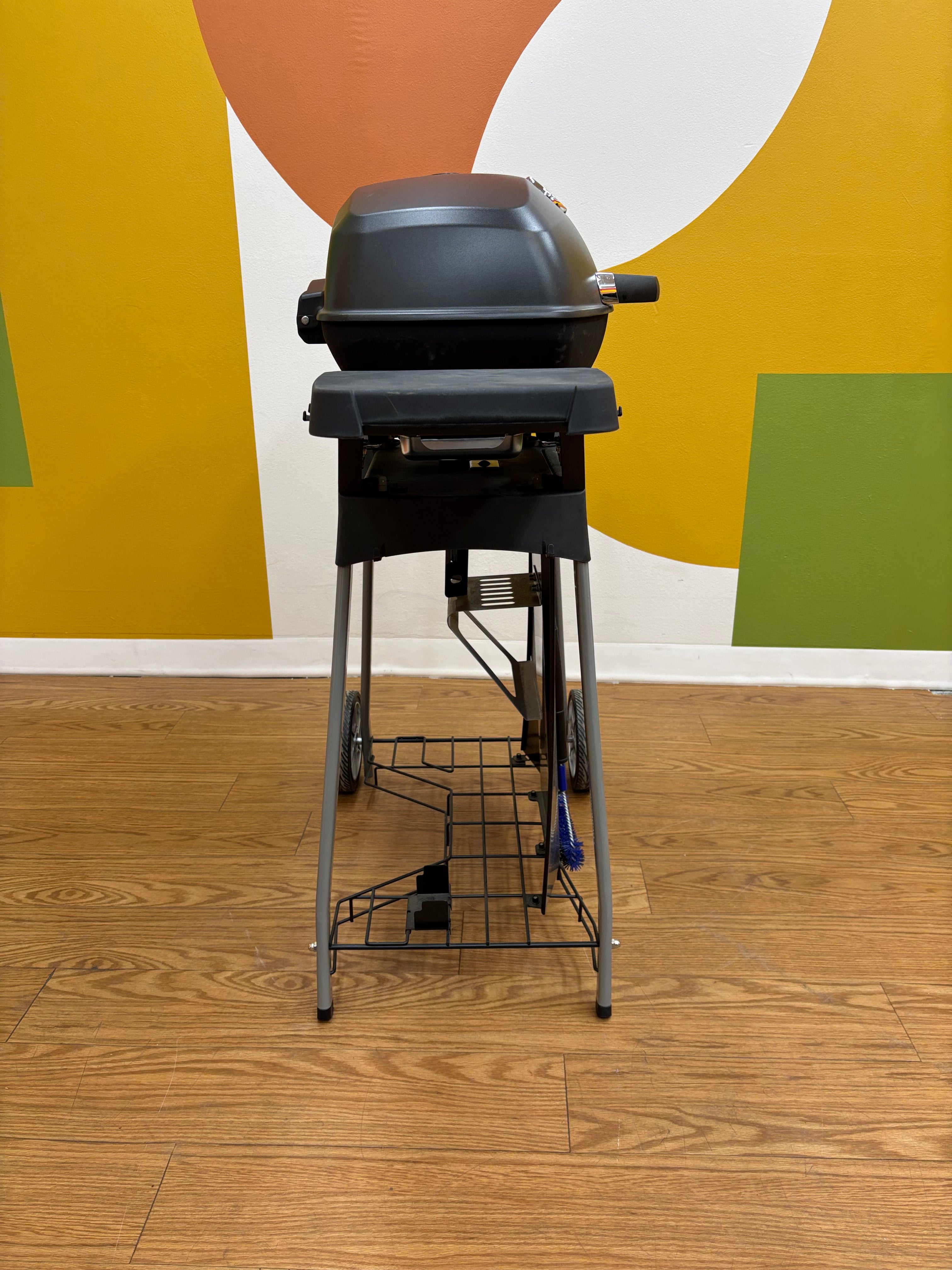 Napoleon Travel Q Portable Propane Gas Grill with Cover