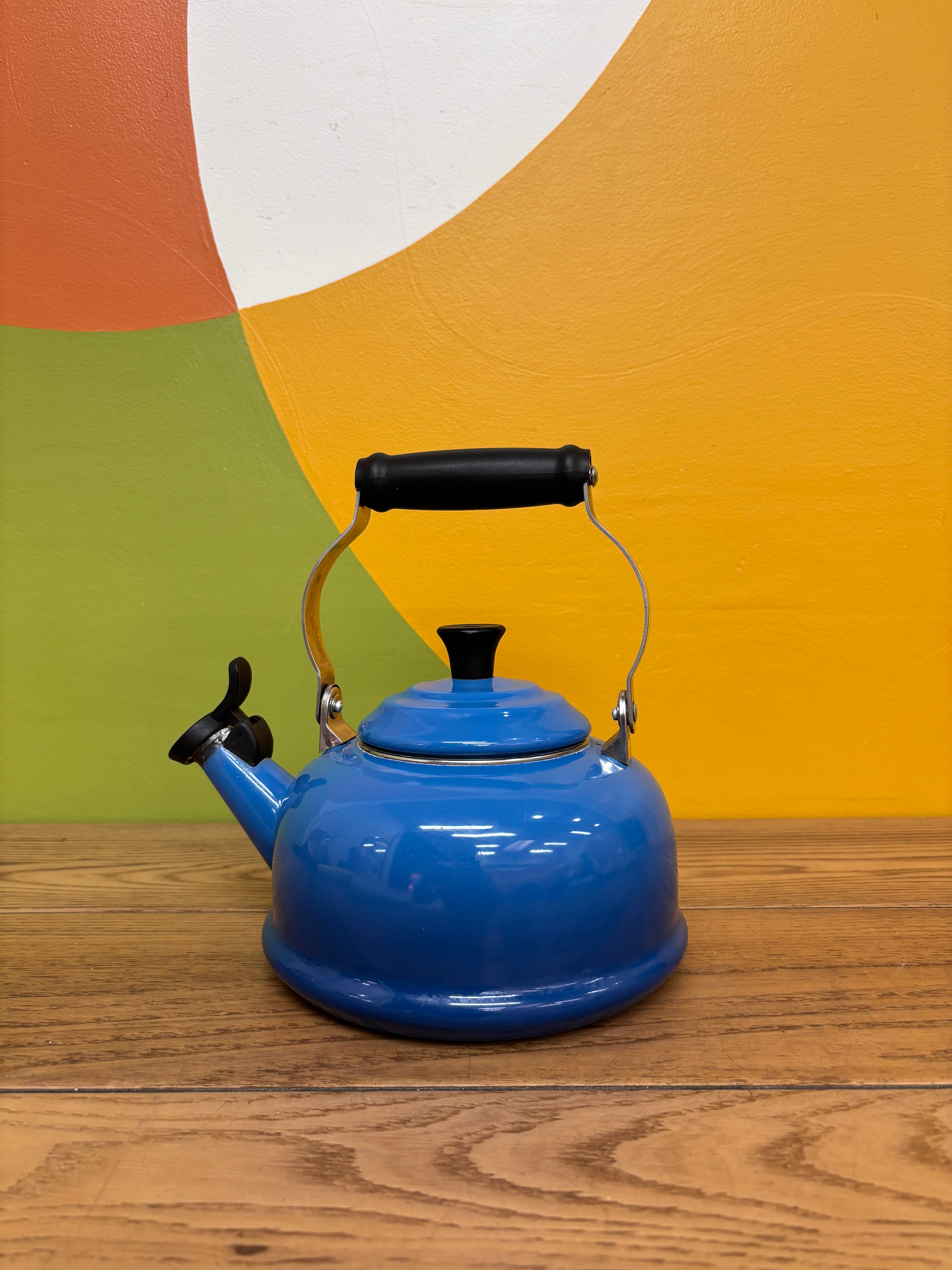 Le Creuset Classic Whistling Kettle