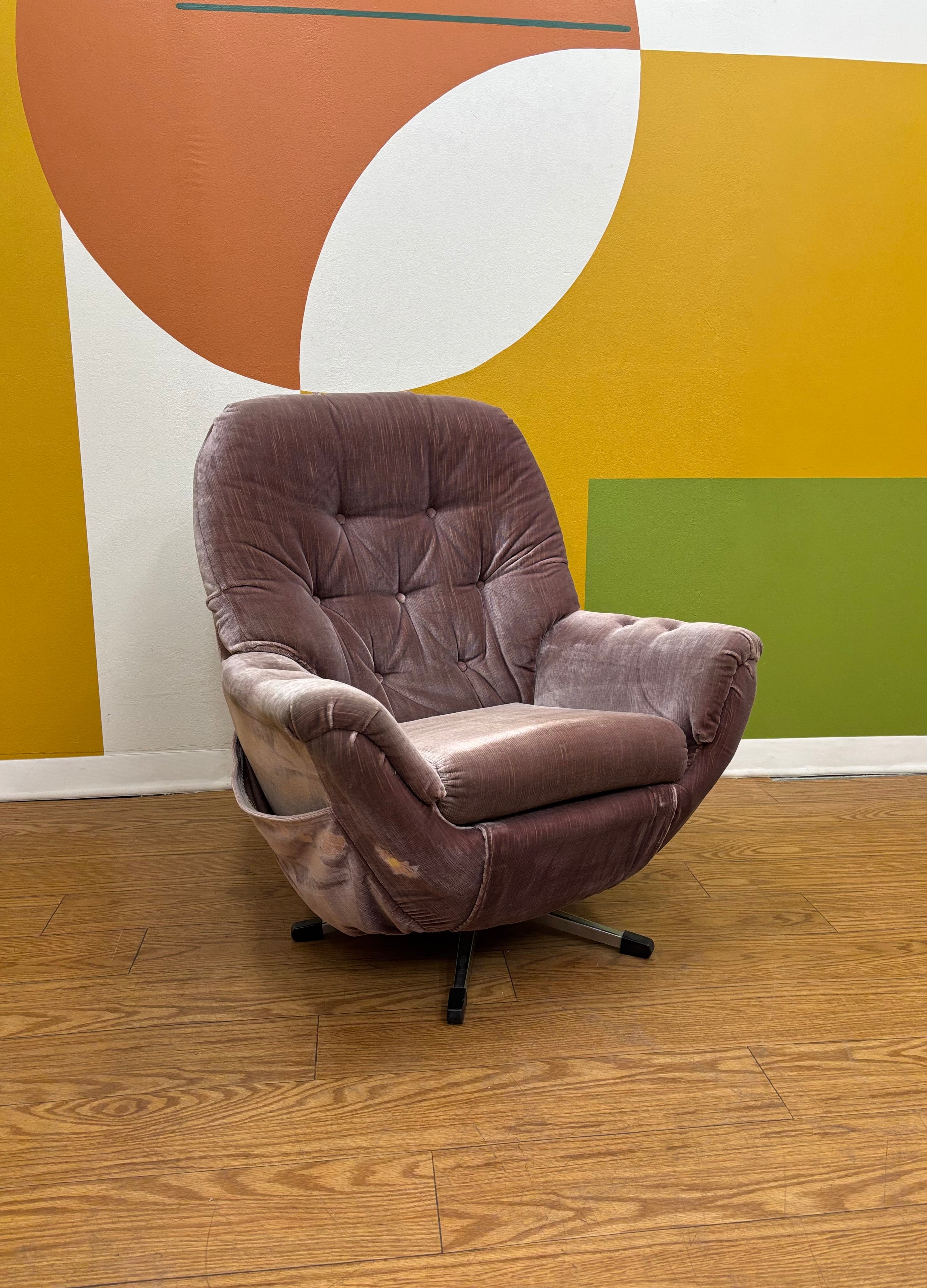 Velvet Swivel Lounge Chair