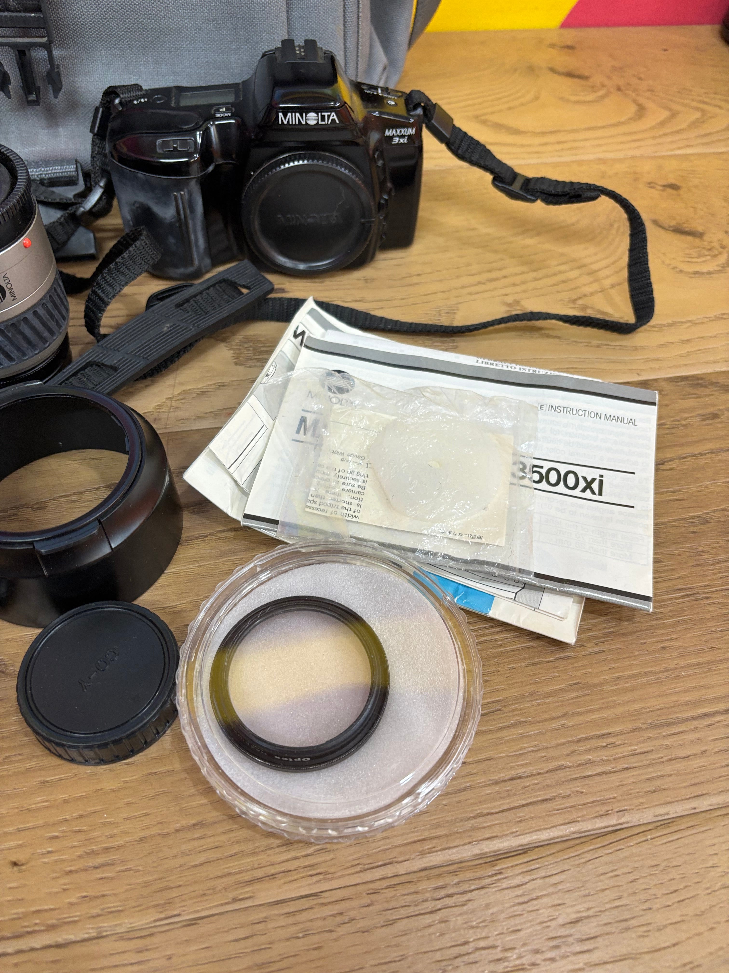Minolta Maxxum 3Xi Camera Bundle