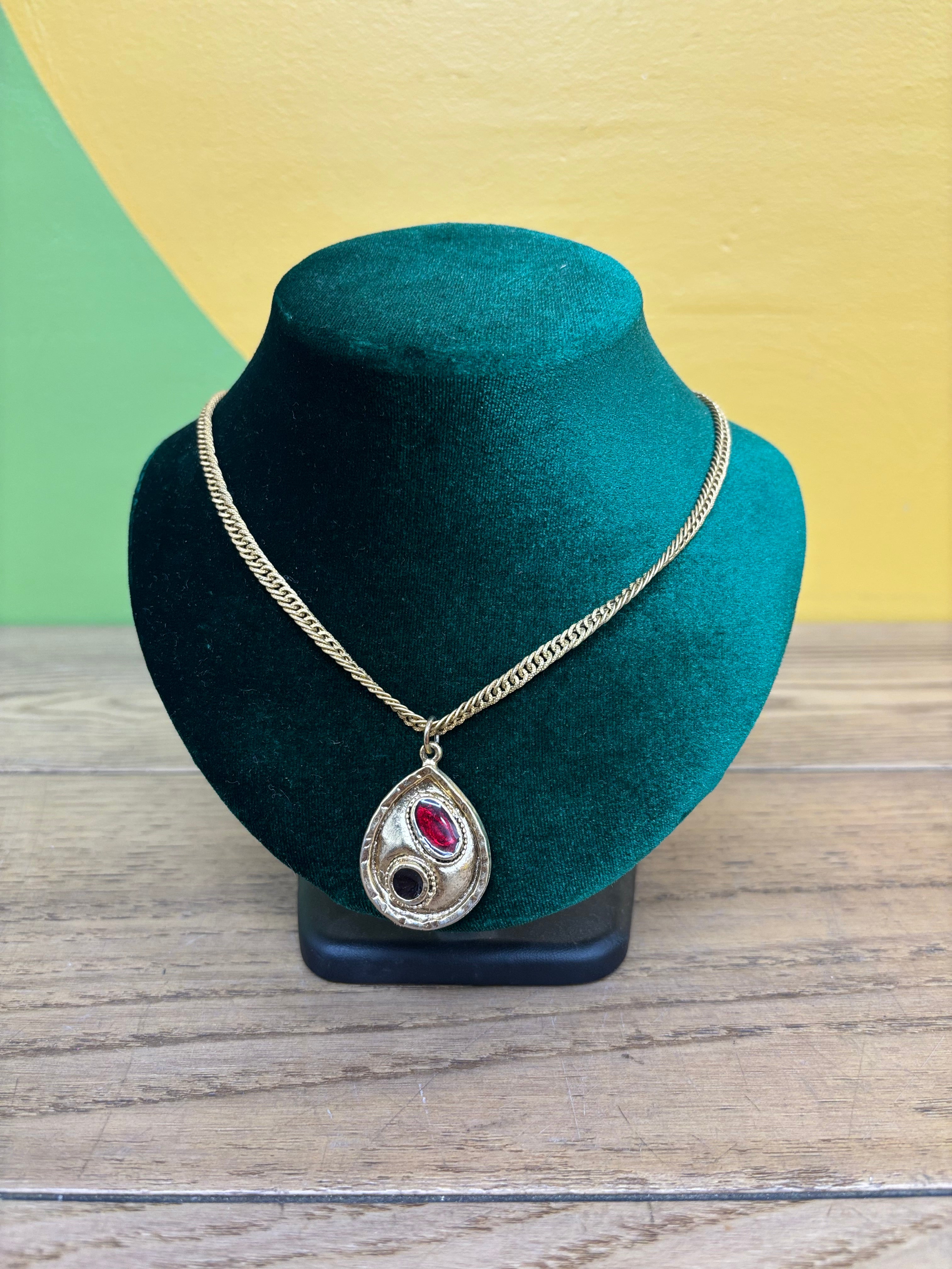 Gold Tone Pendant Necklace