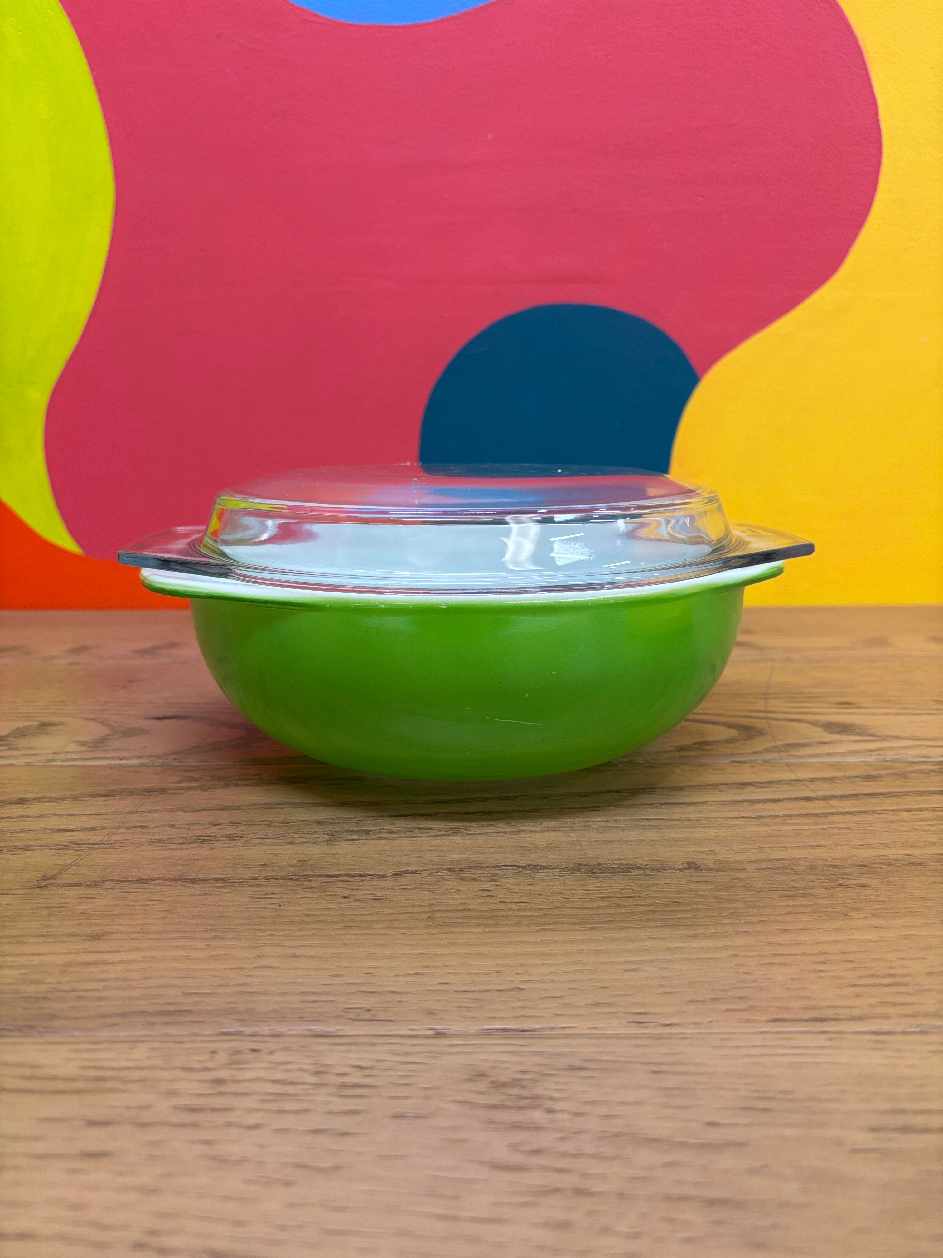 Green Pyrex 2qt Casserole Dish with Lid