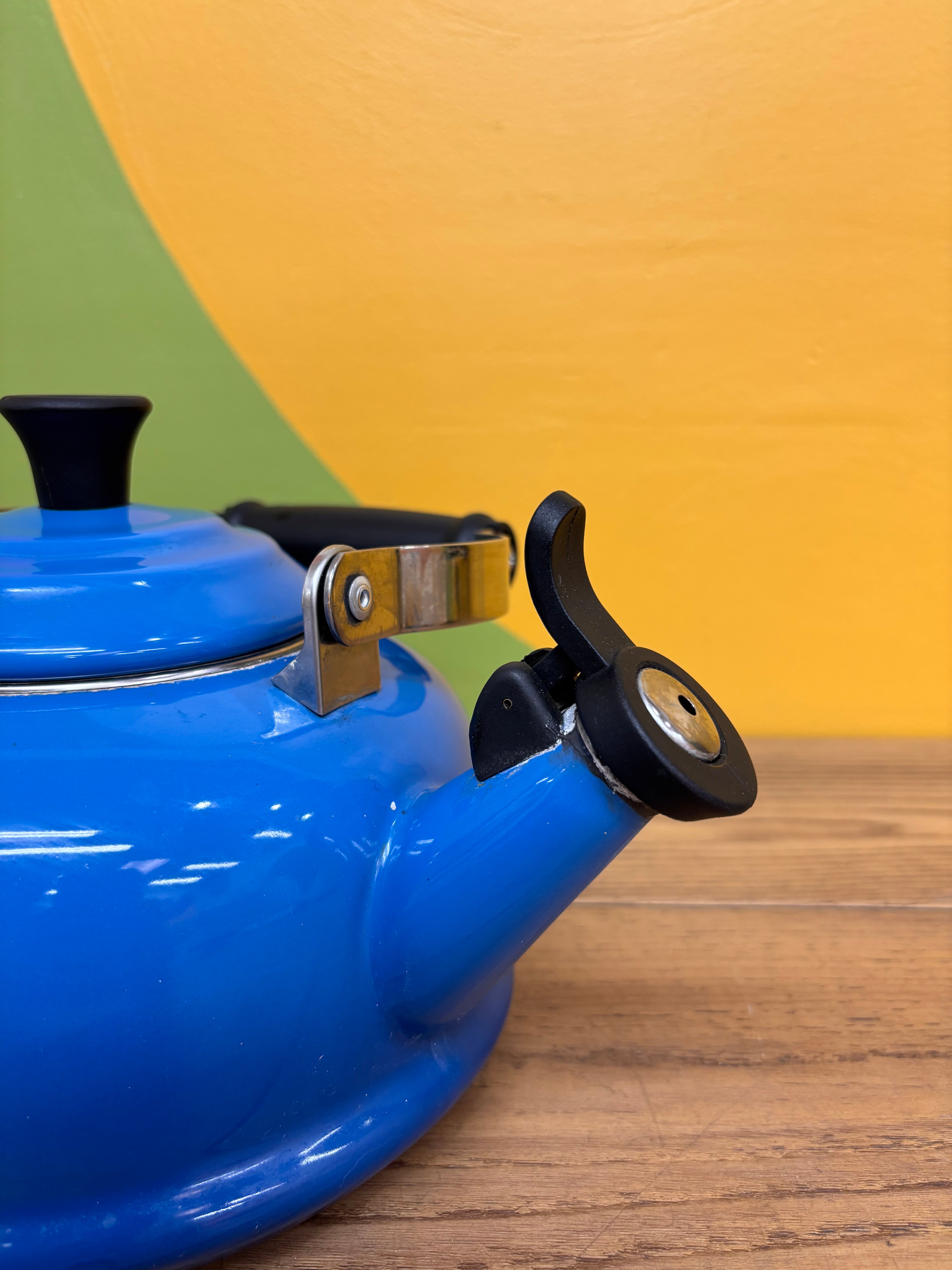 Le Creuset Classic Whistling Kettle