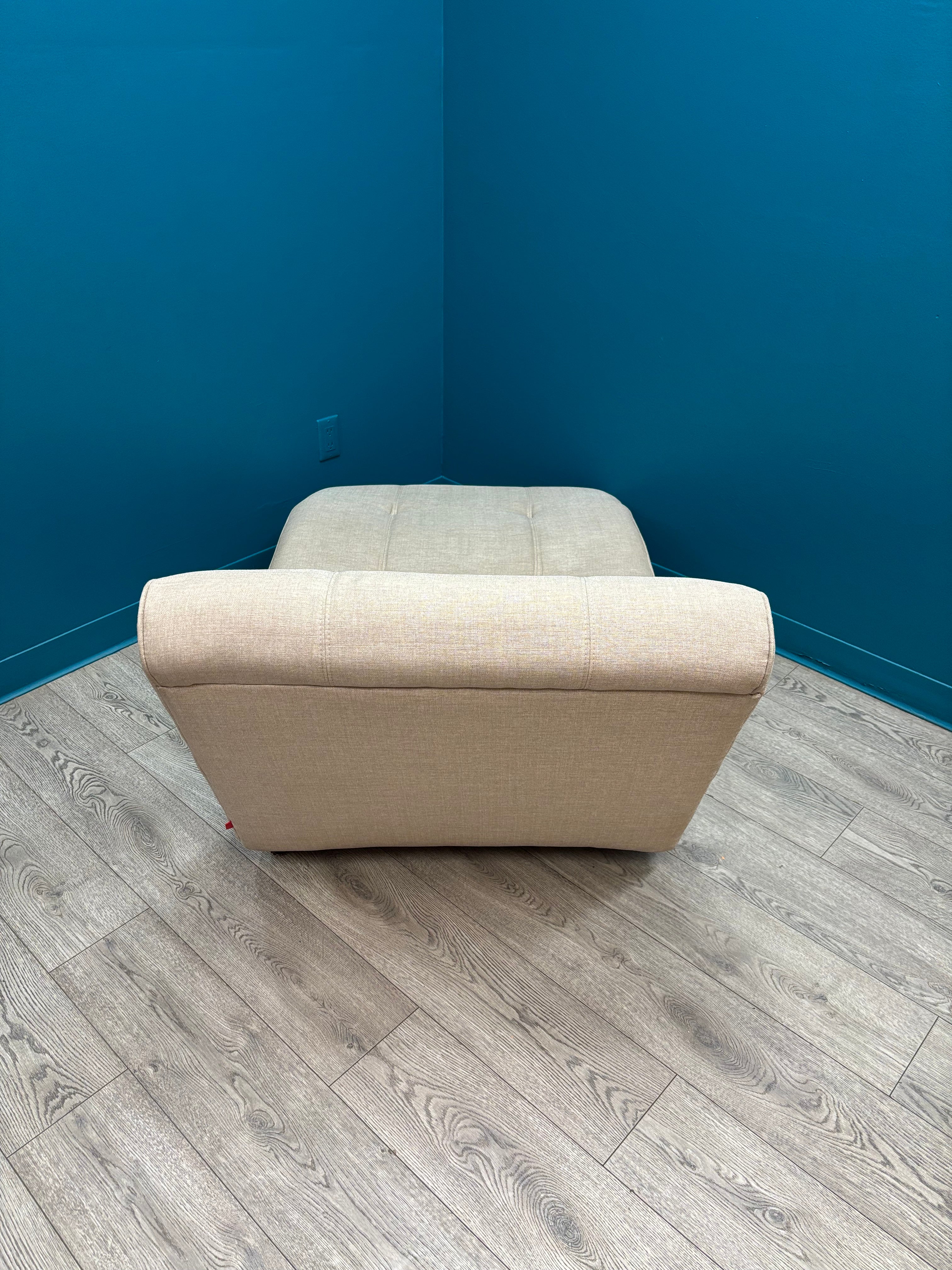 Grey Lounge Chaise (EQ3)