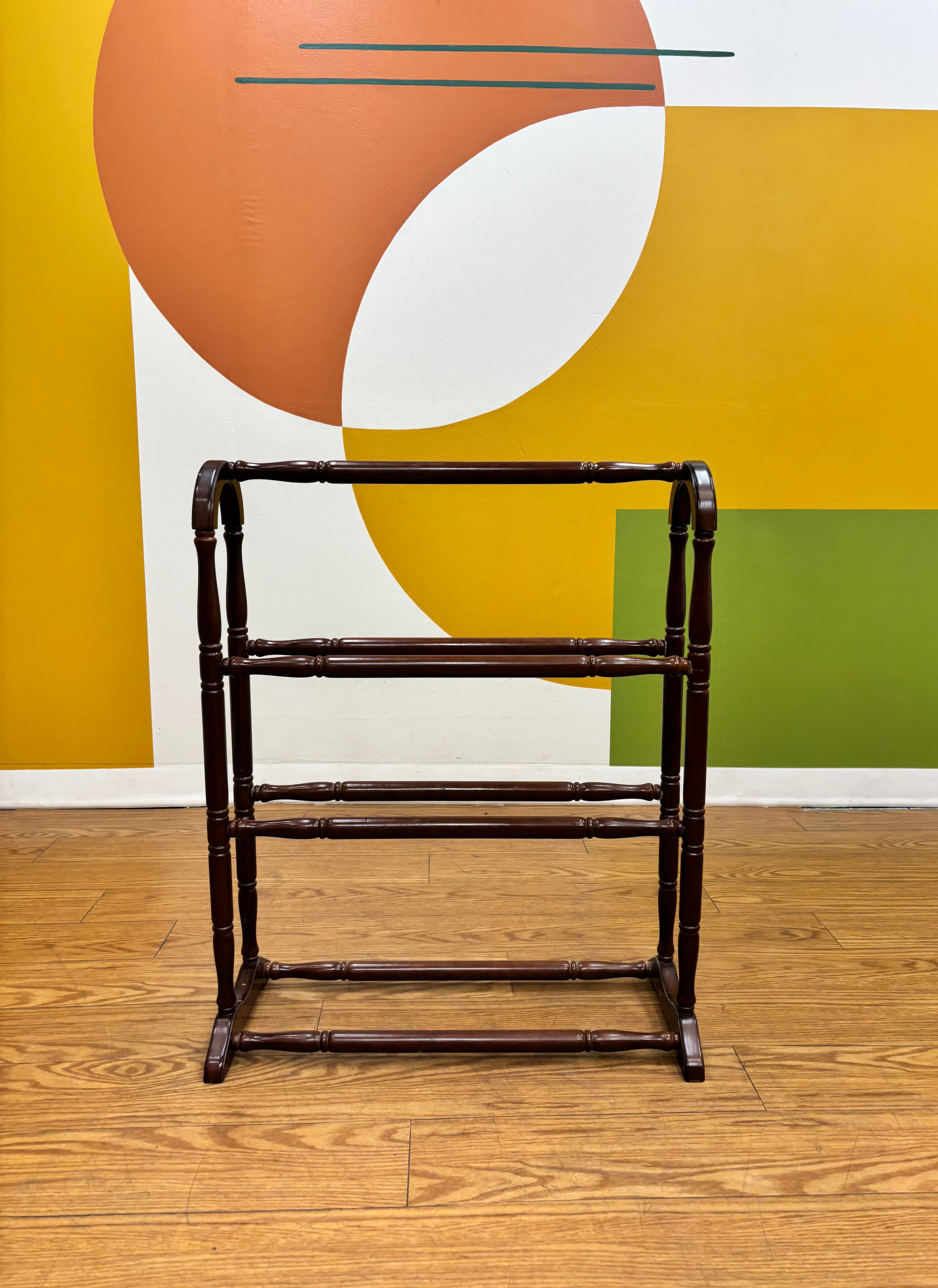 Wood Quilt Stand