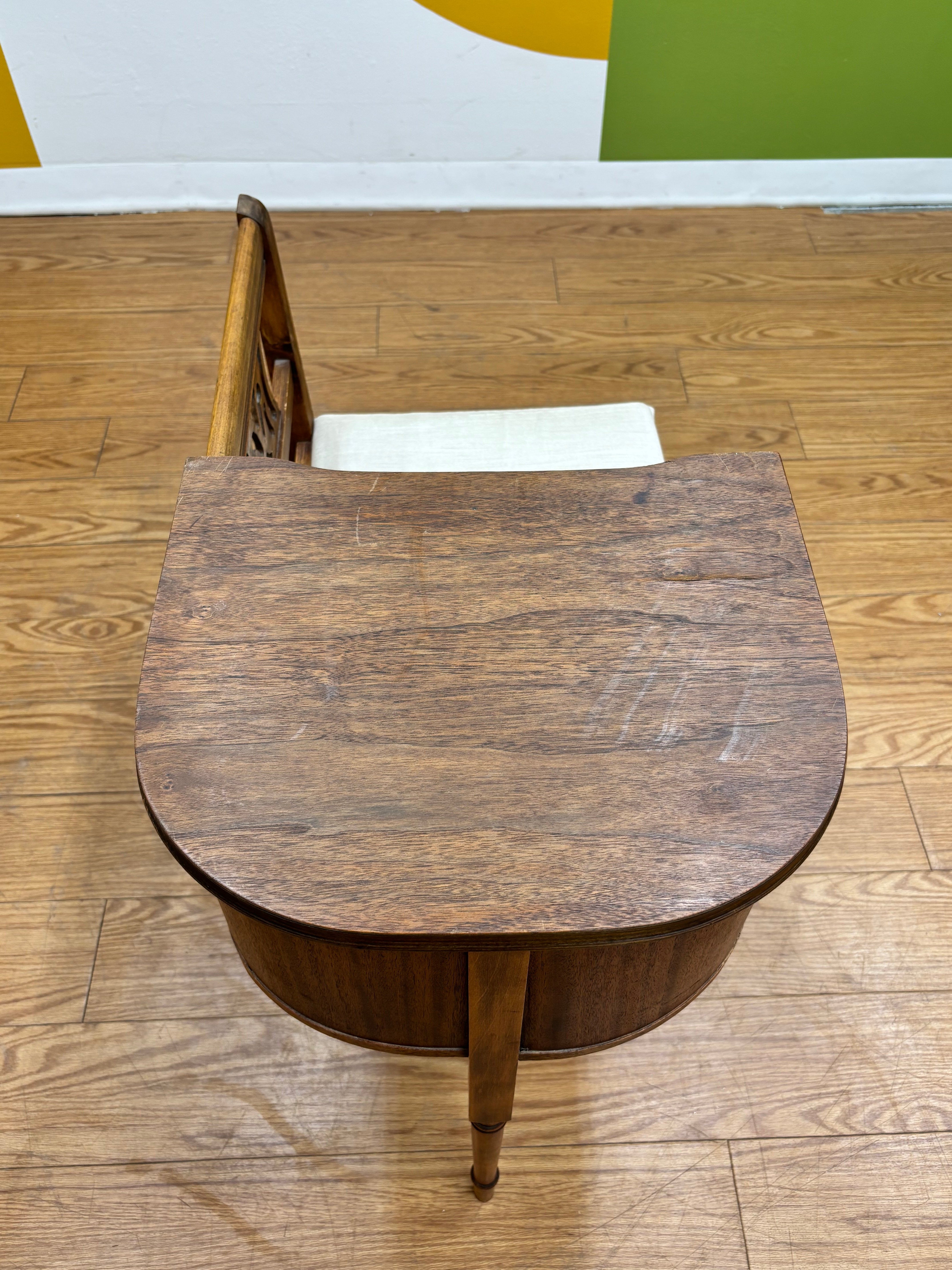 Wood Gossip Bench