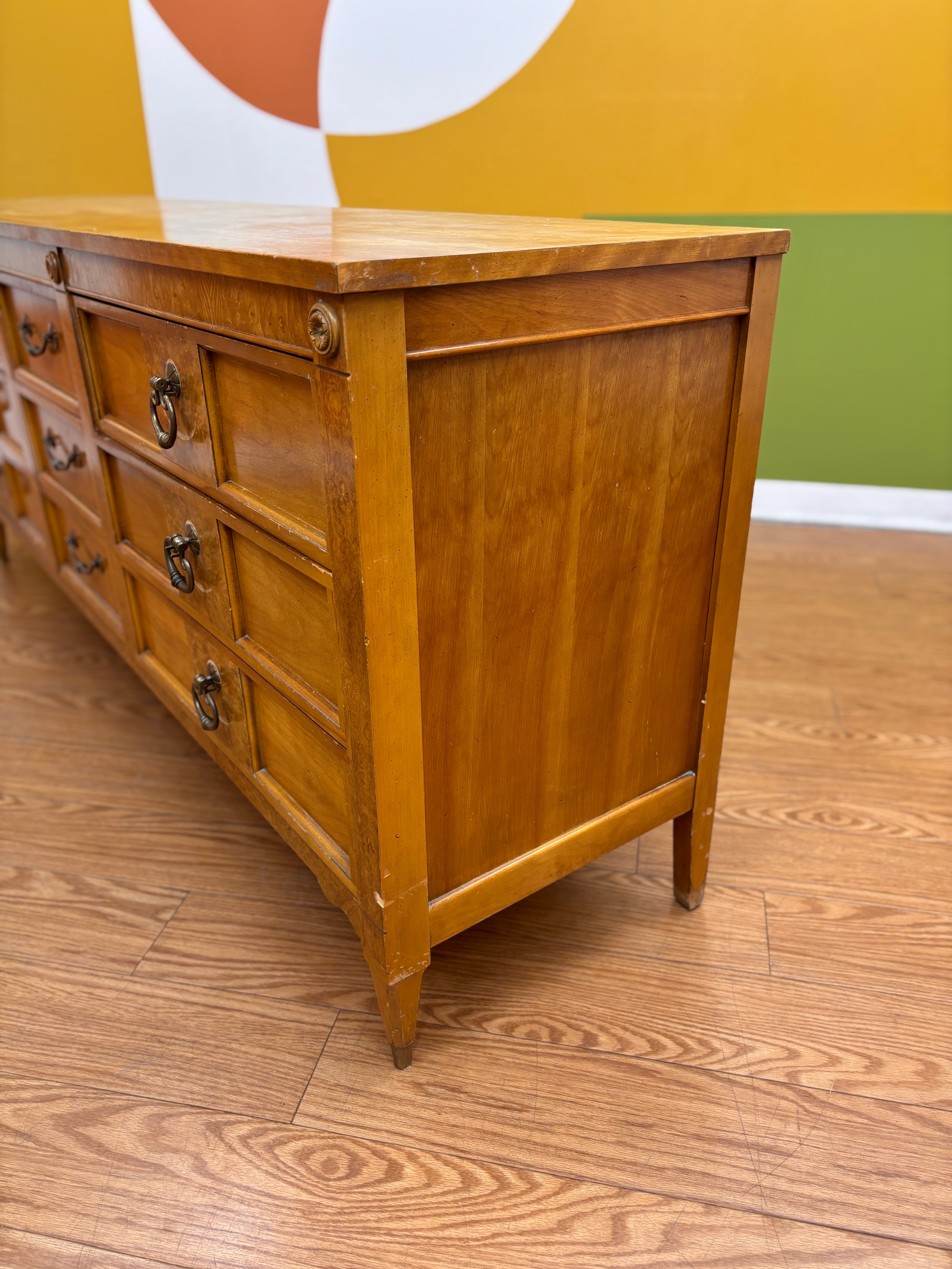Bassett Furniture 9-Drawer Wood Dresser