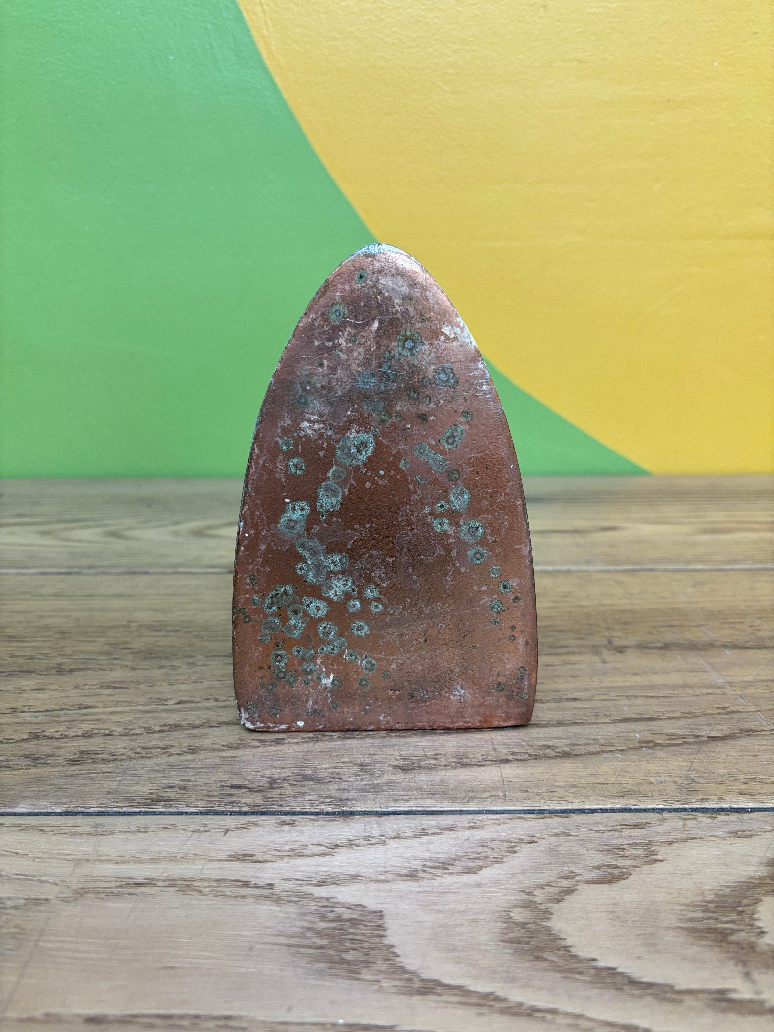 Number 7 Sad Iron (2 available)