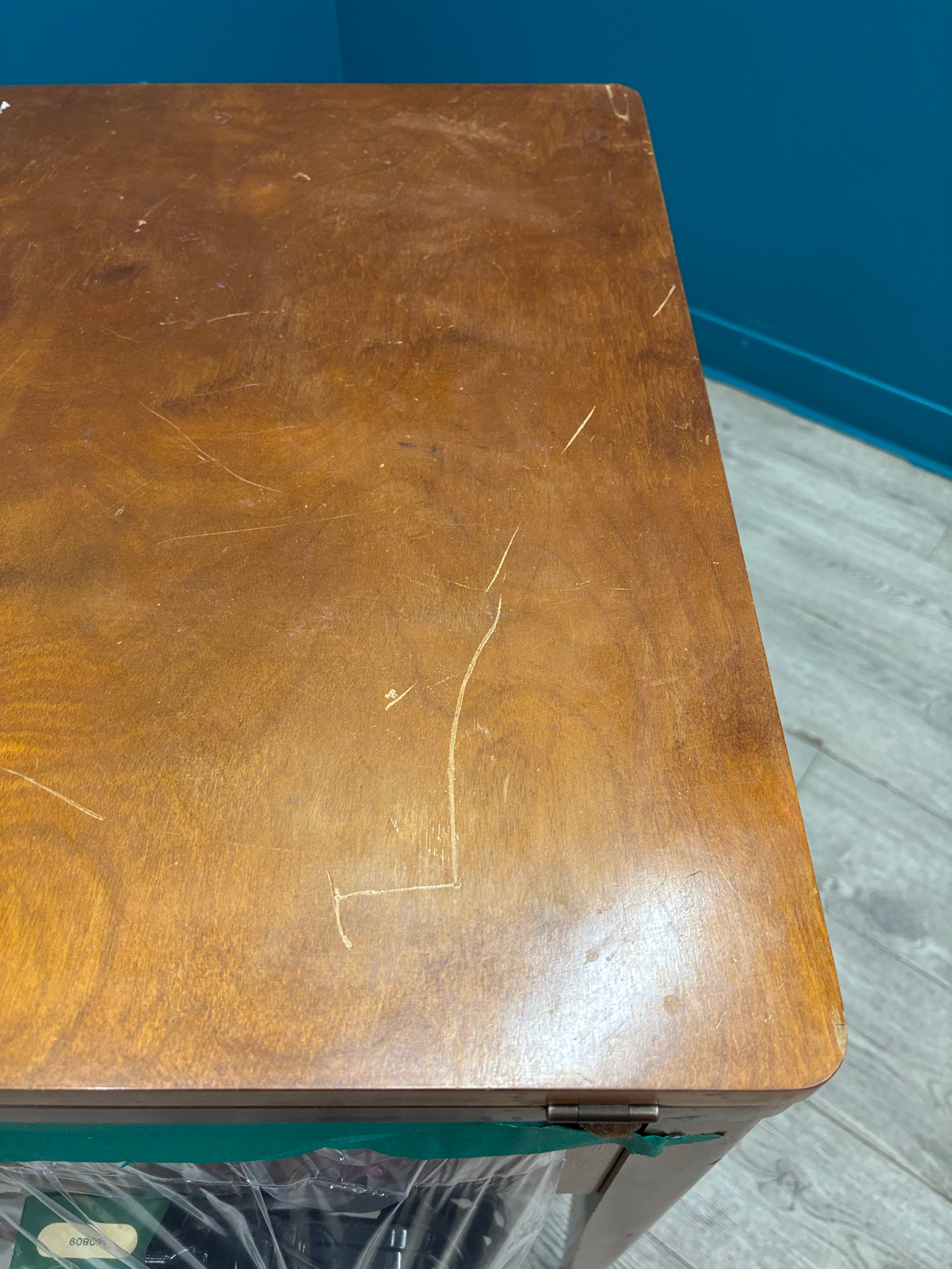 Singer Sewing Machine & Cabinet