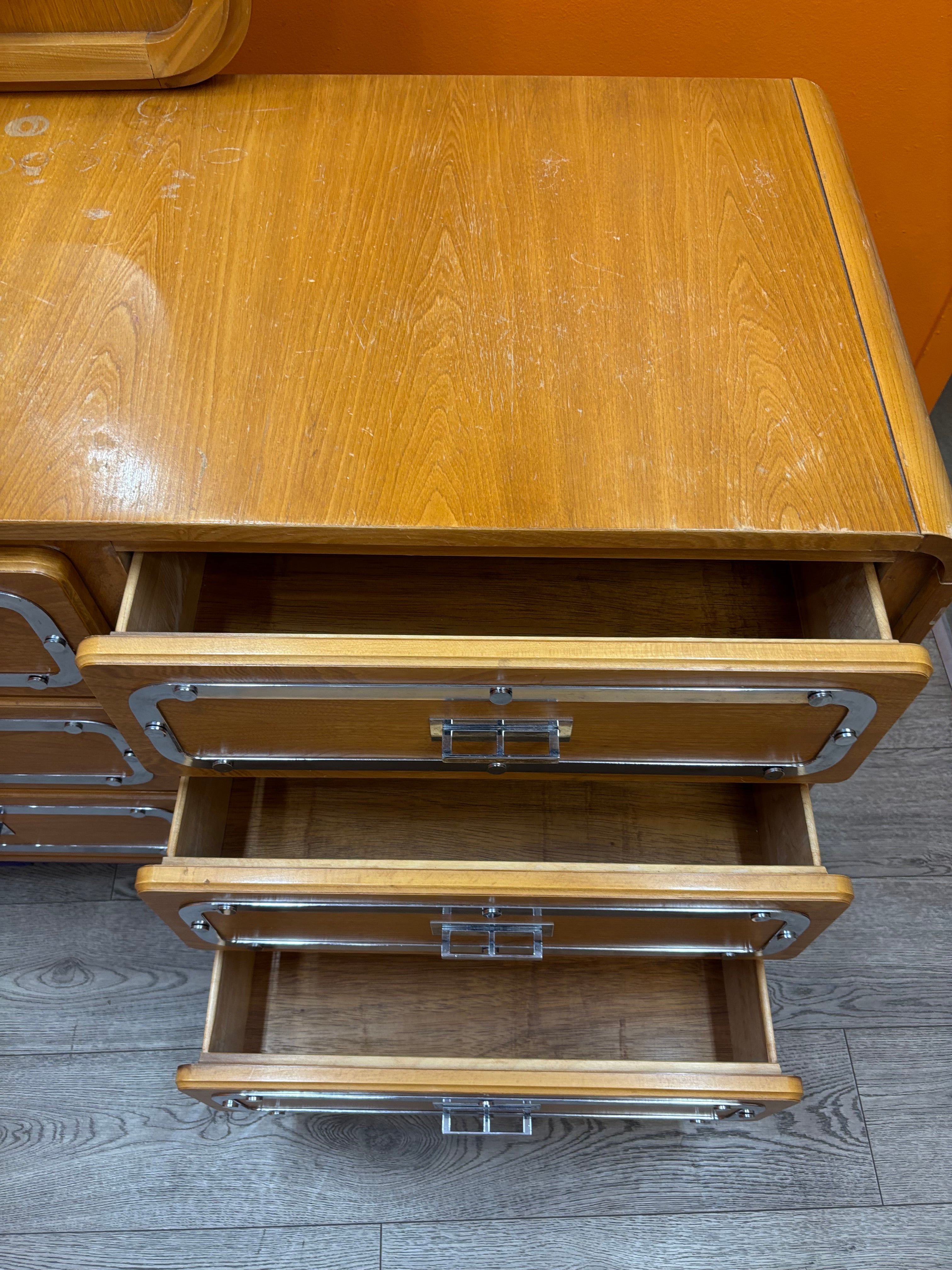 Large 9 Drawer Dresser with Mirror