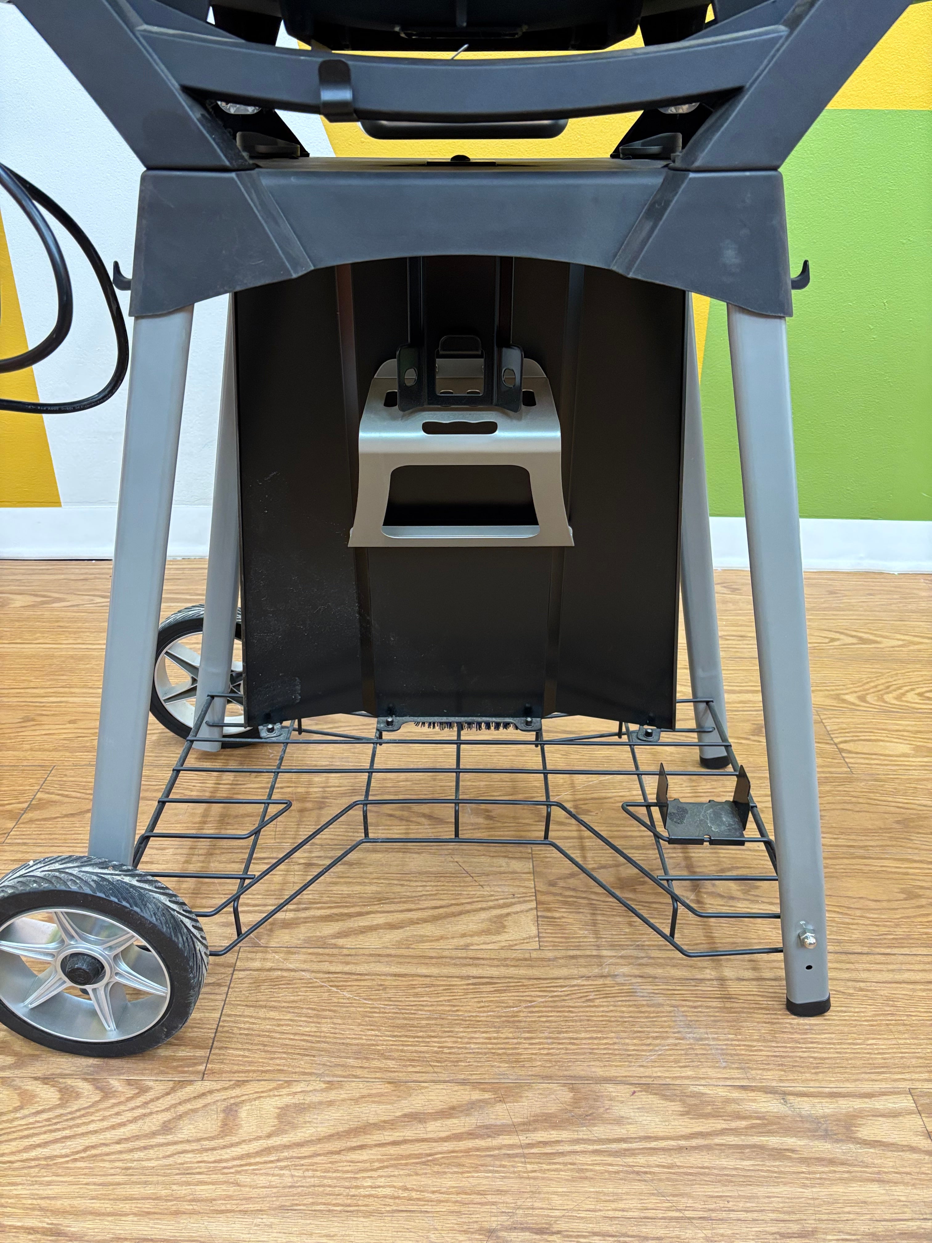 Napoleon Travel Q Portable Propane Gas Grill with Cover