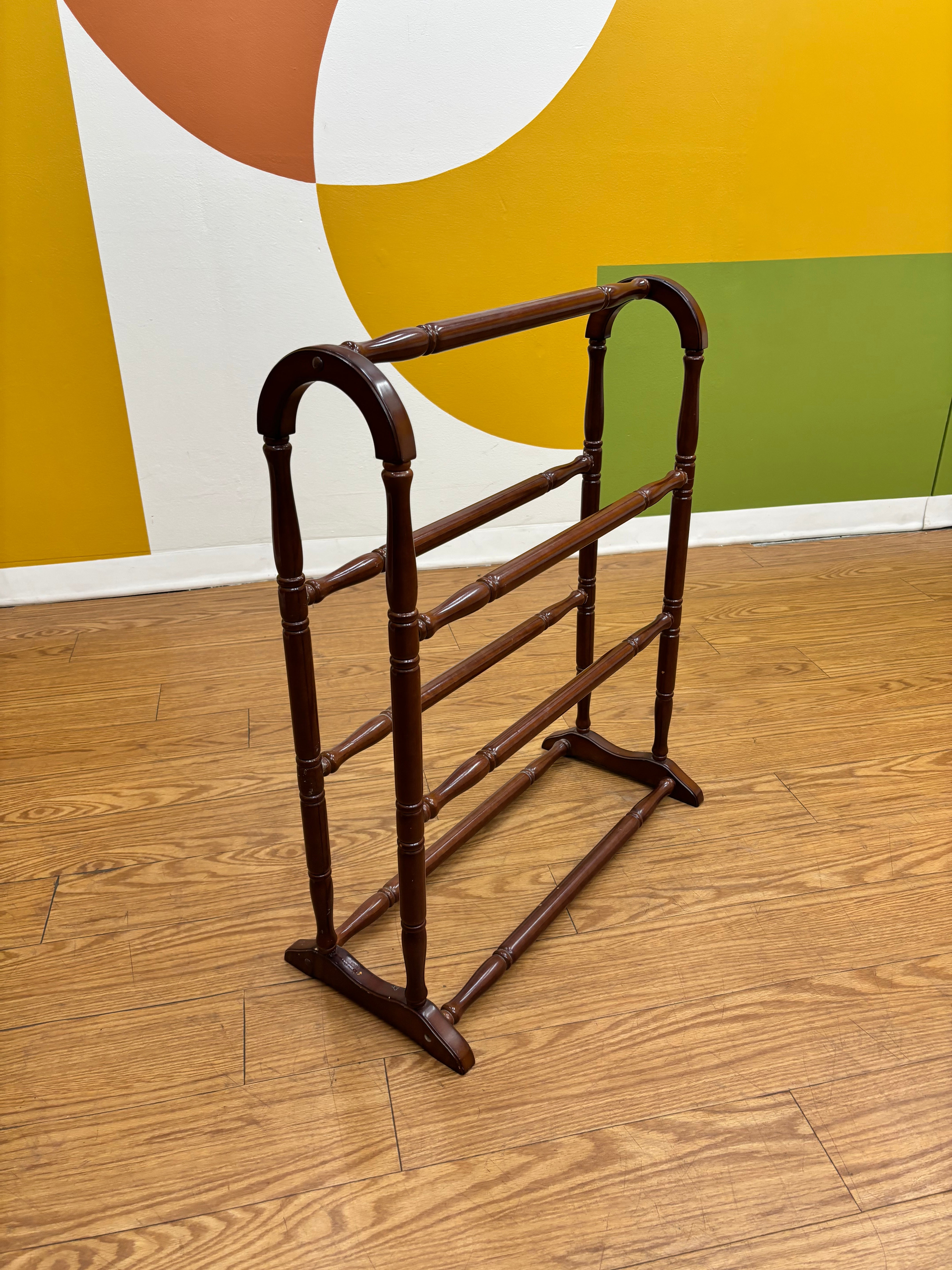 Wood Quilt Stand