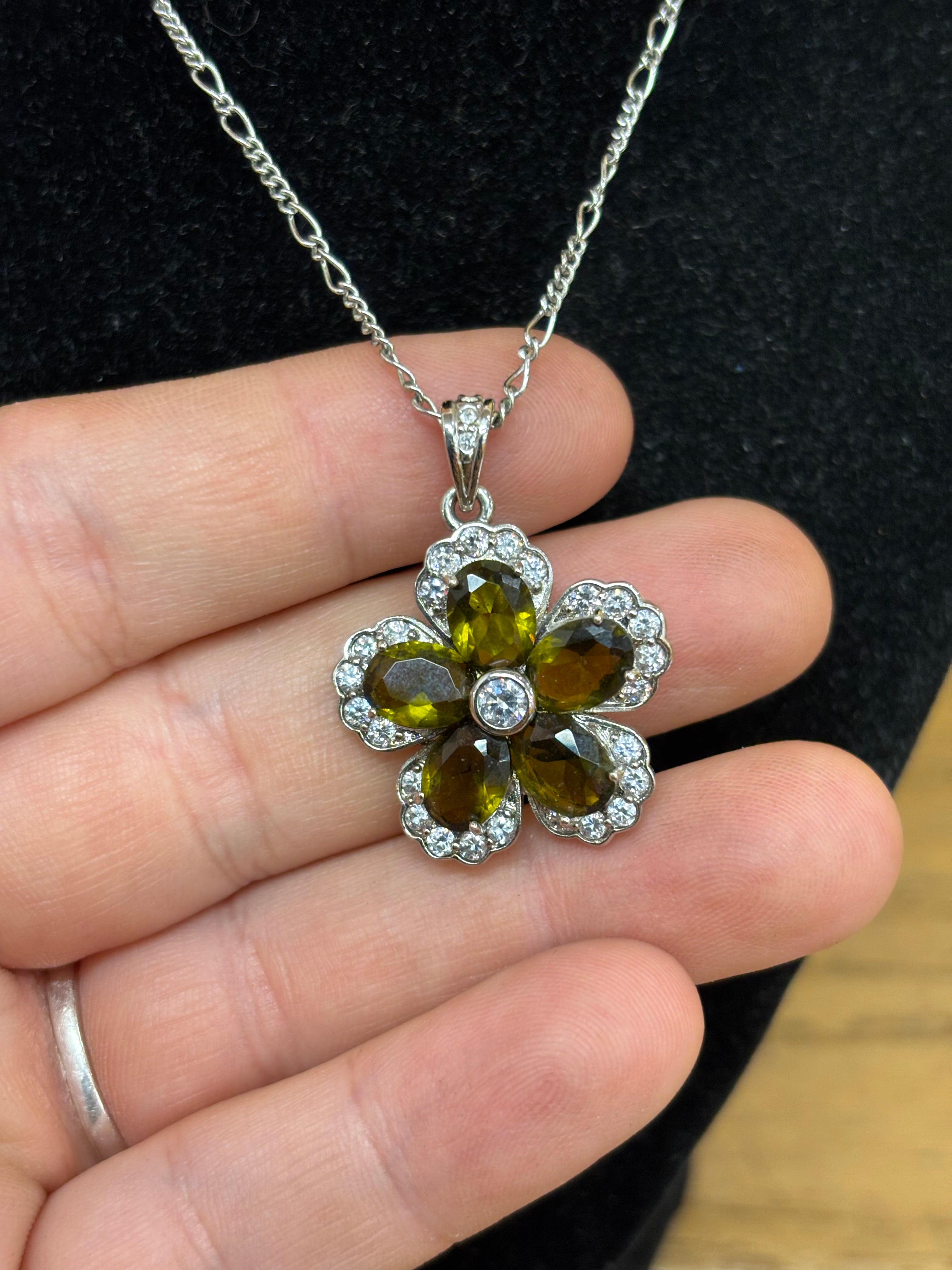 Silver Tone Flower Necklace