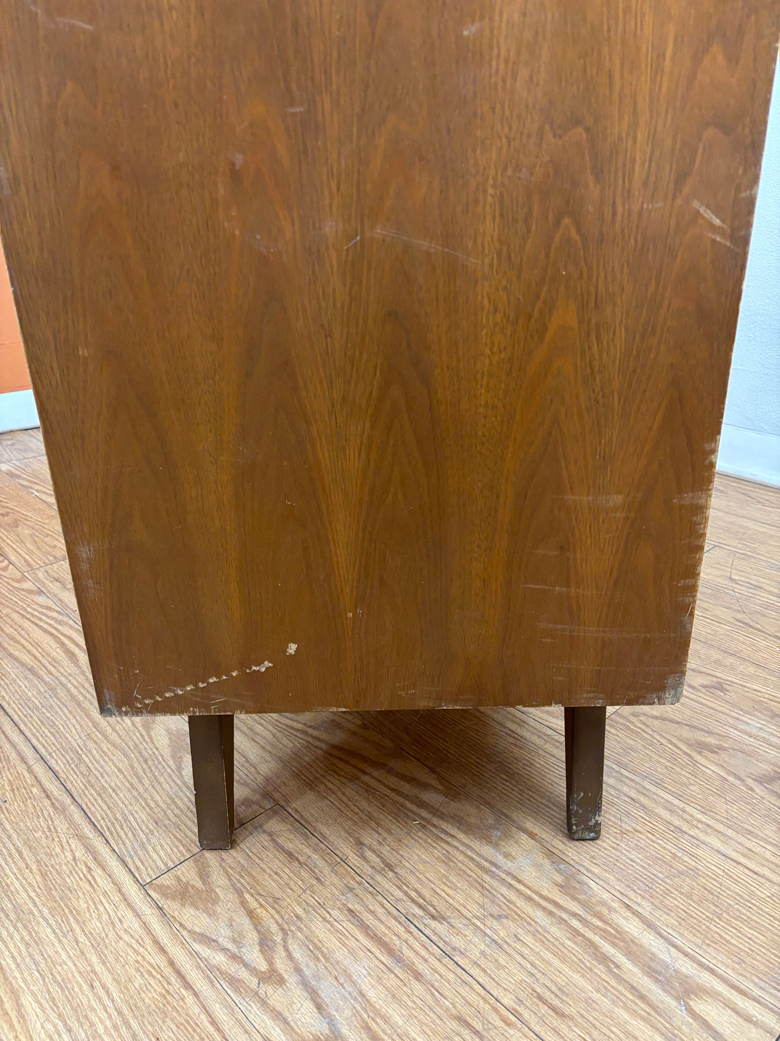 Victoriaville Wood 4 Drawer Dresser