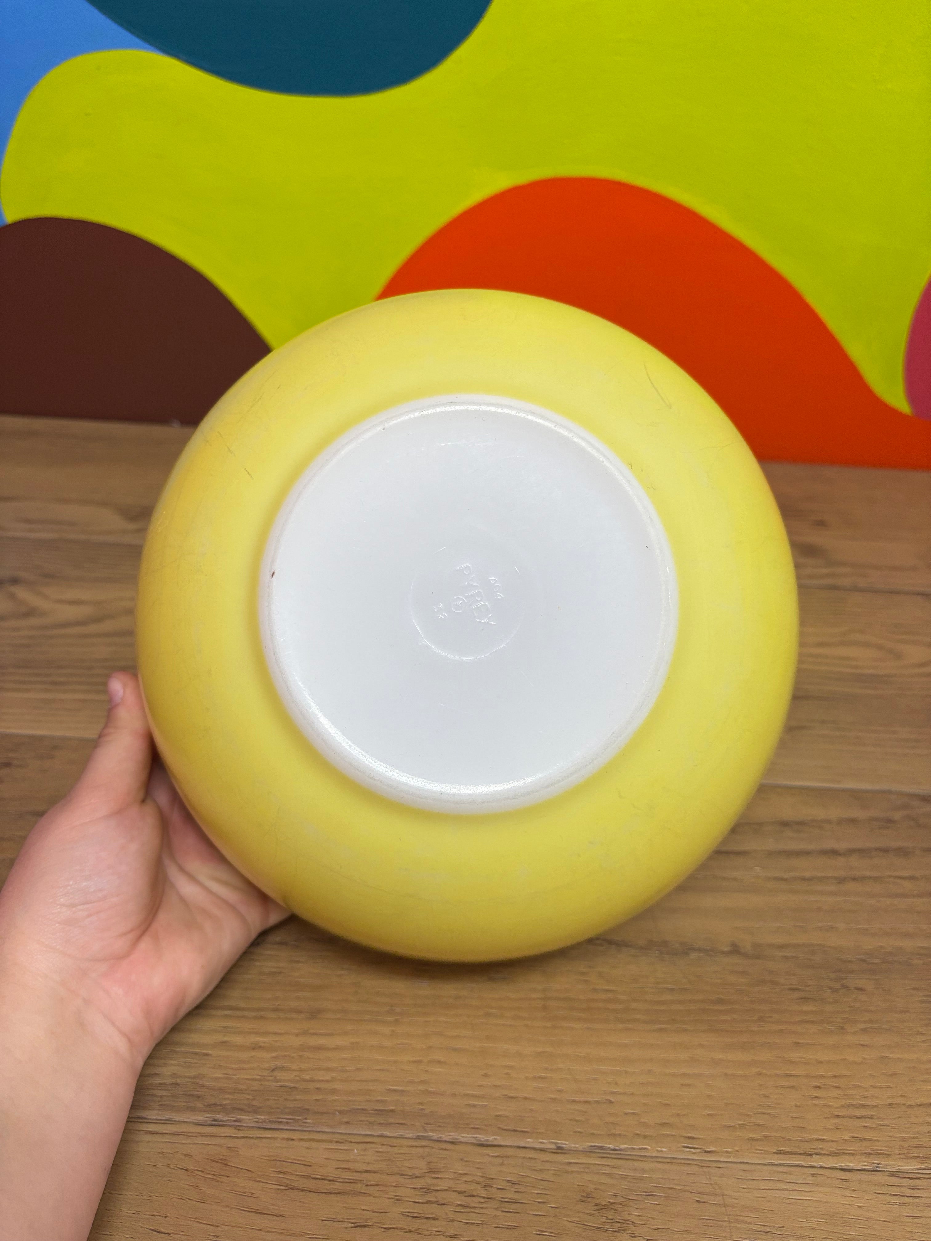 Yellow Pyrex Mixing bowl #404