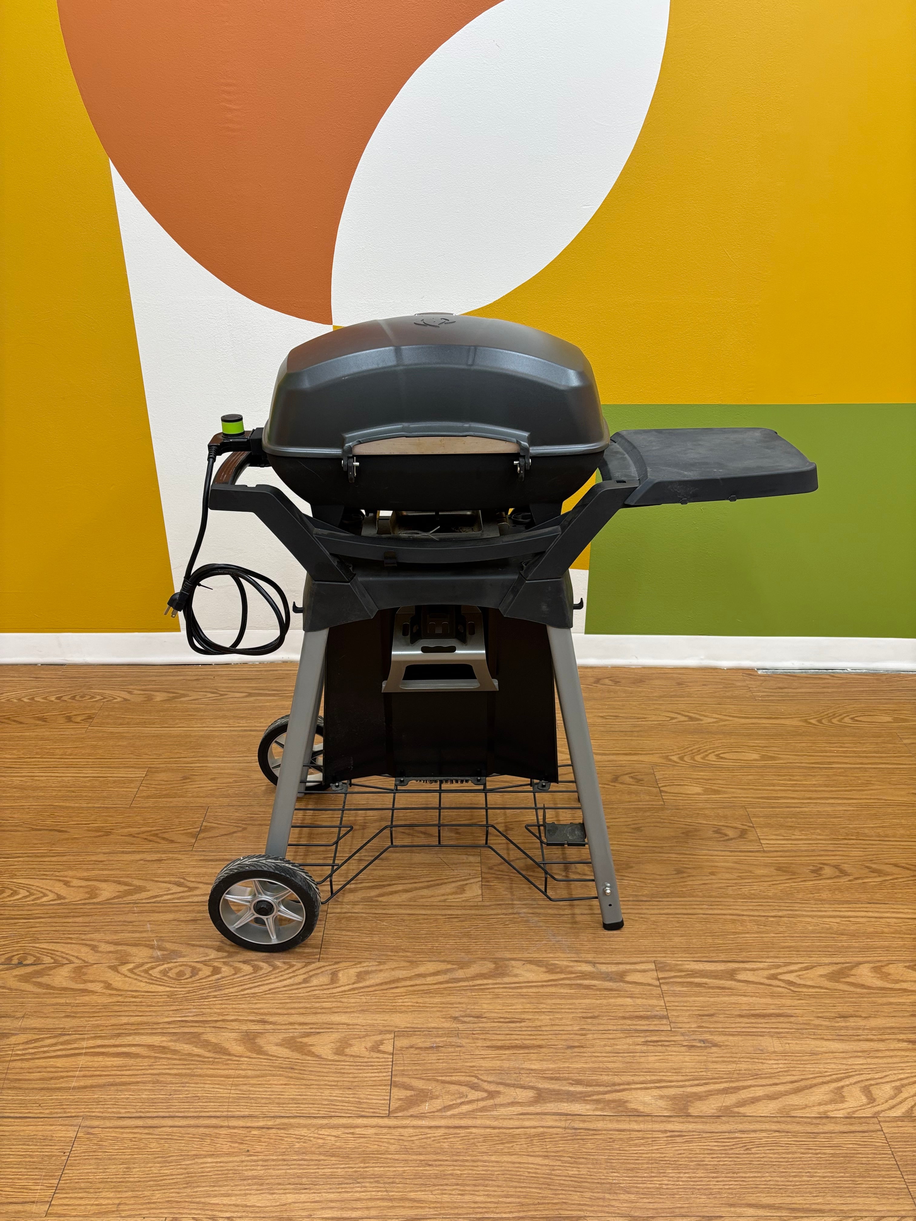 Napoleon Travel Q Portable Propane Gas Grill with Cover