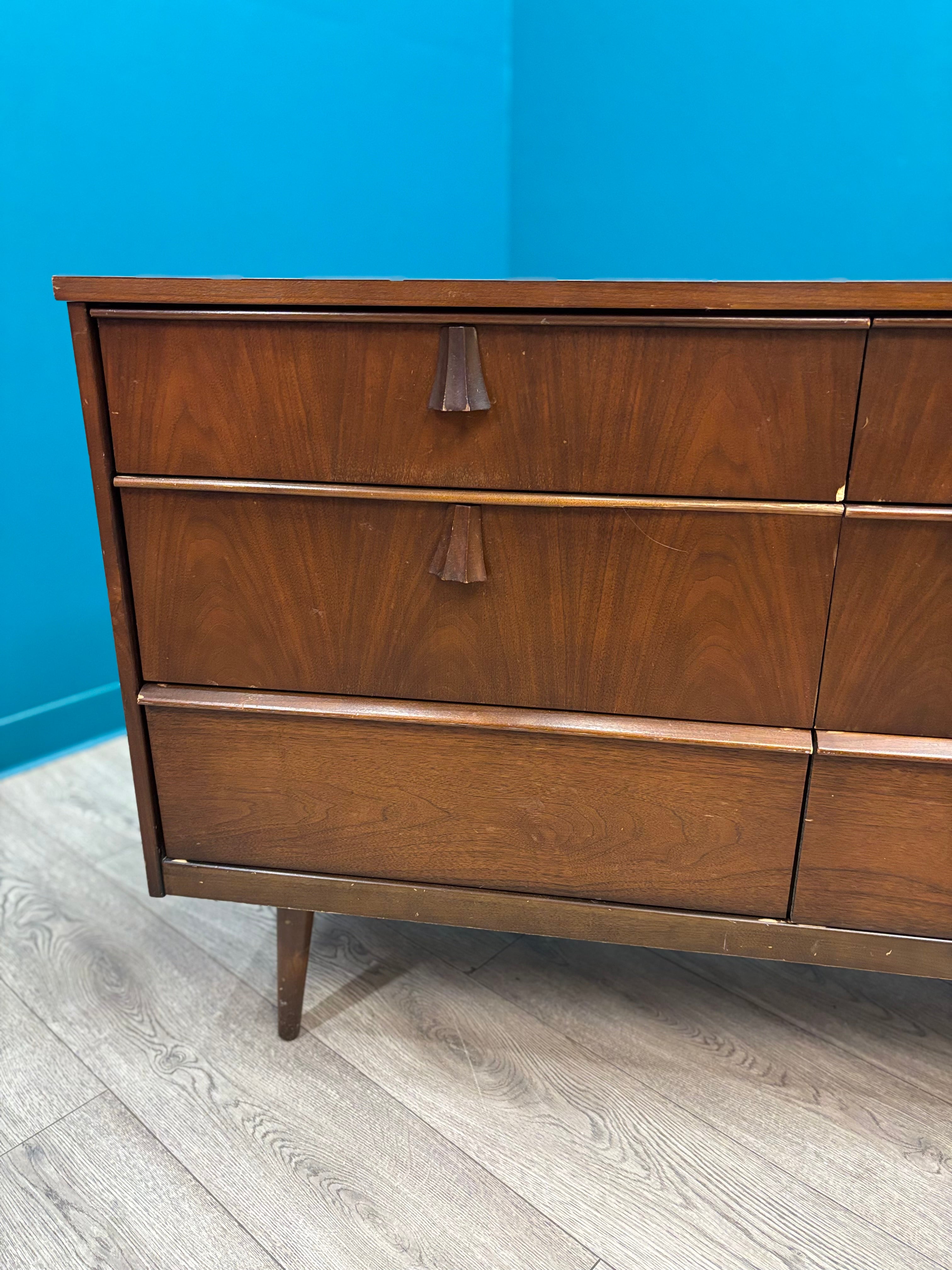 Wood 6 Drawer Dresser