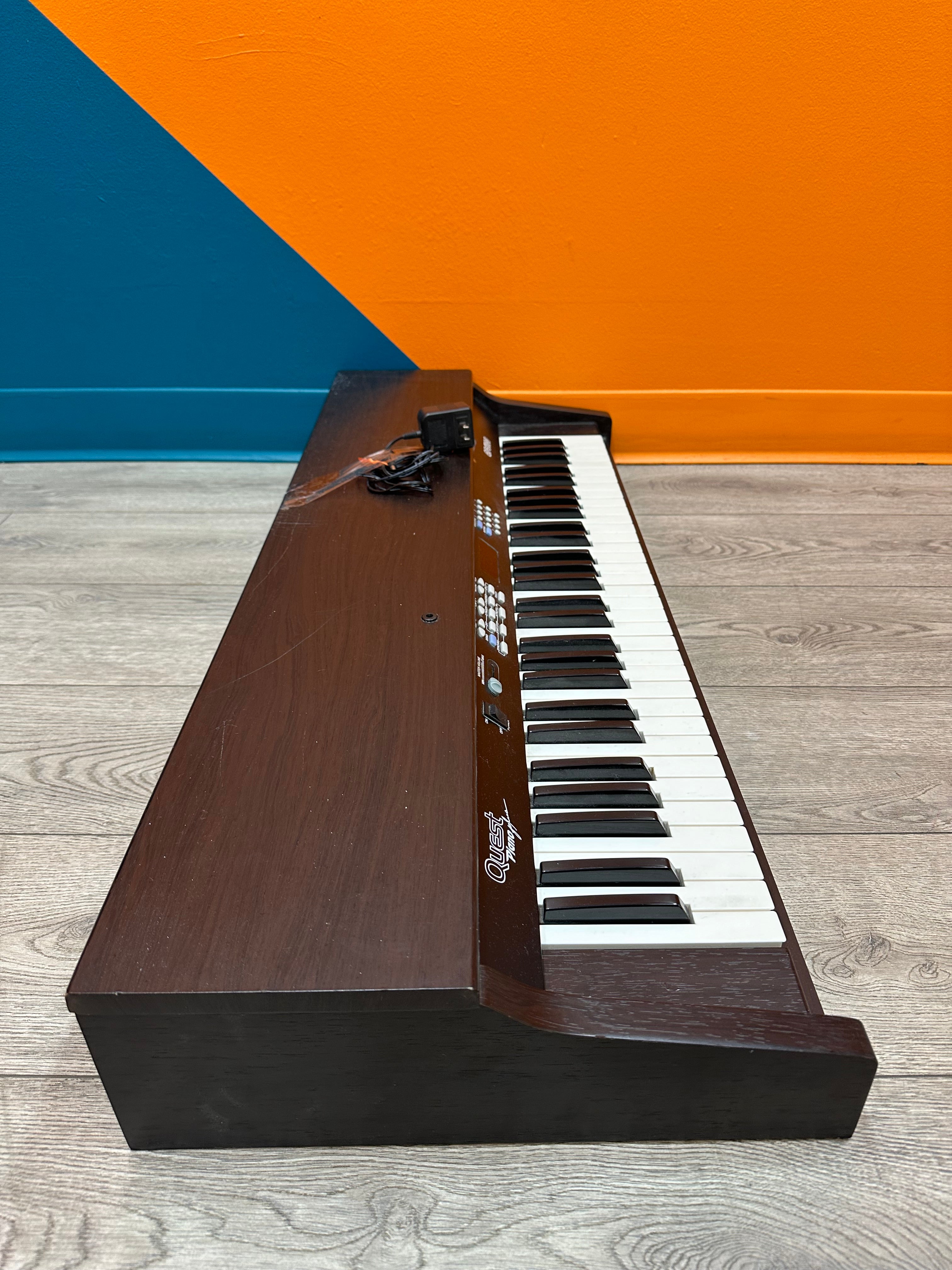 Quest Piano Plus Keyboard