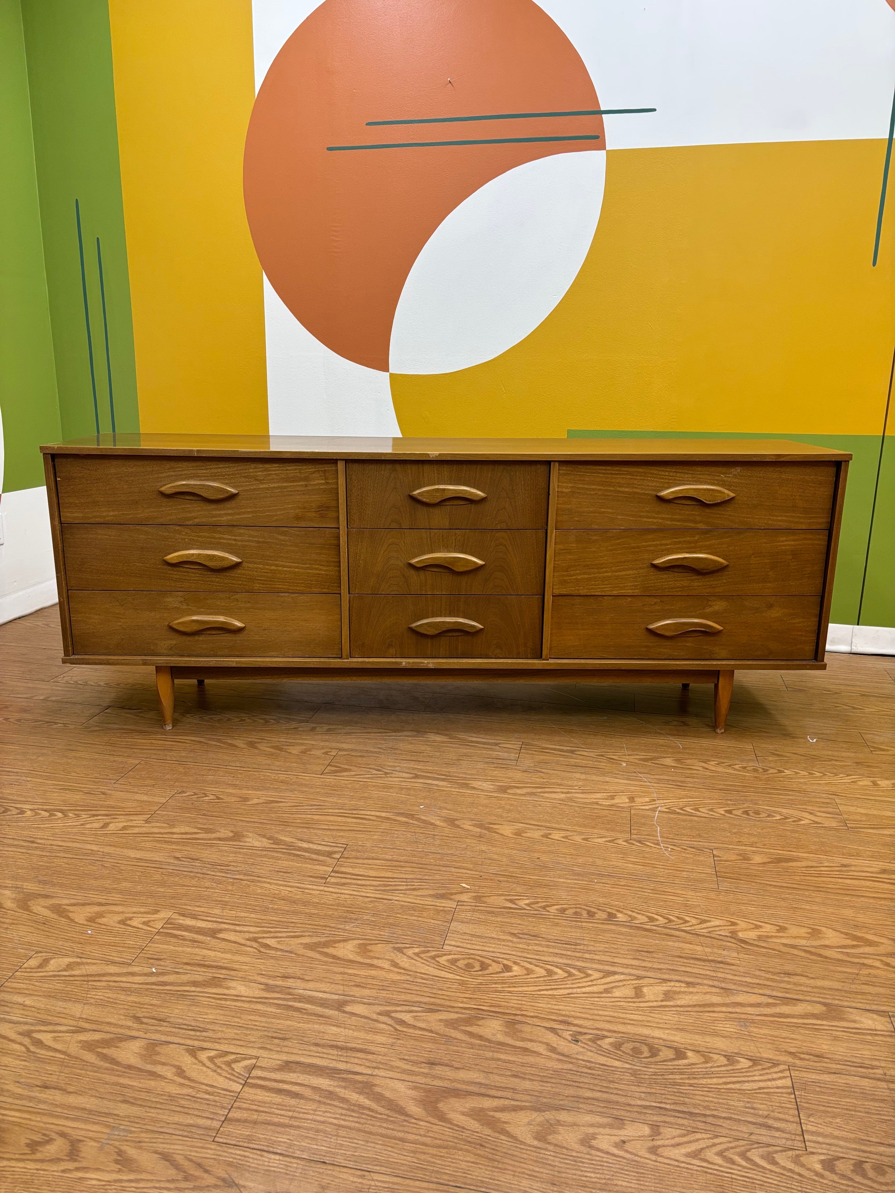 9 Drawer Dresser